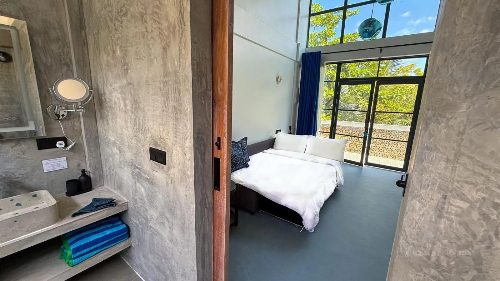 Bathroom, Bed in Boutique Beach All Inclusive Diving Hotel