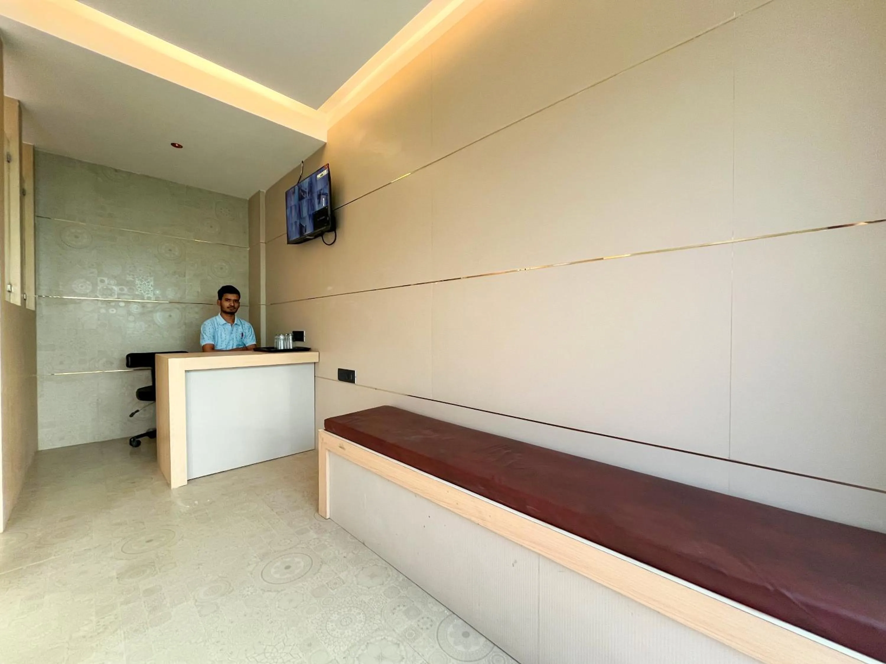 Lobby or reception in Bandra Stays