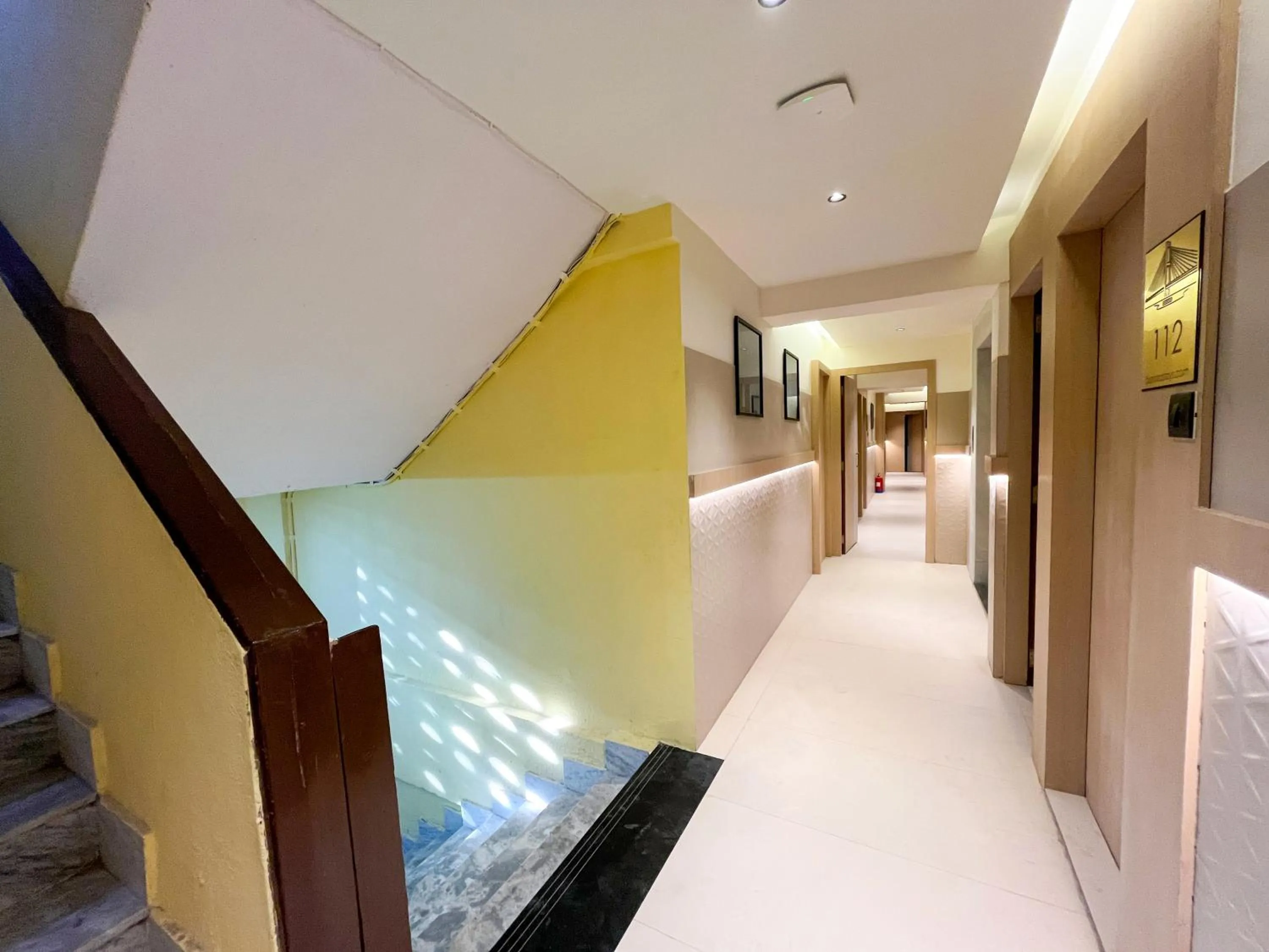 Lobby or reception in Bandra Stays