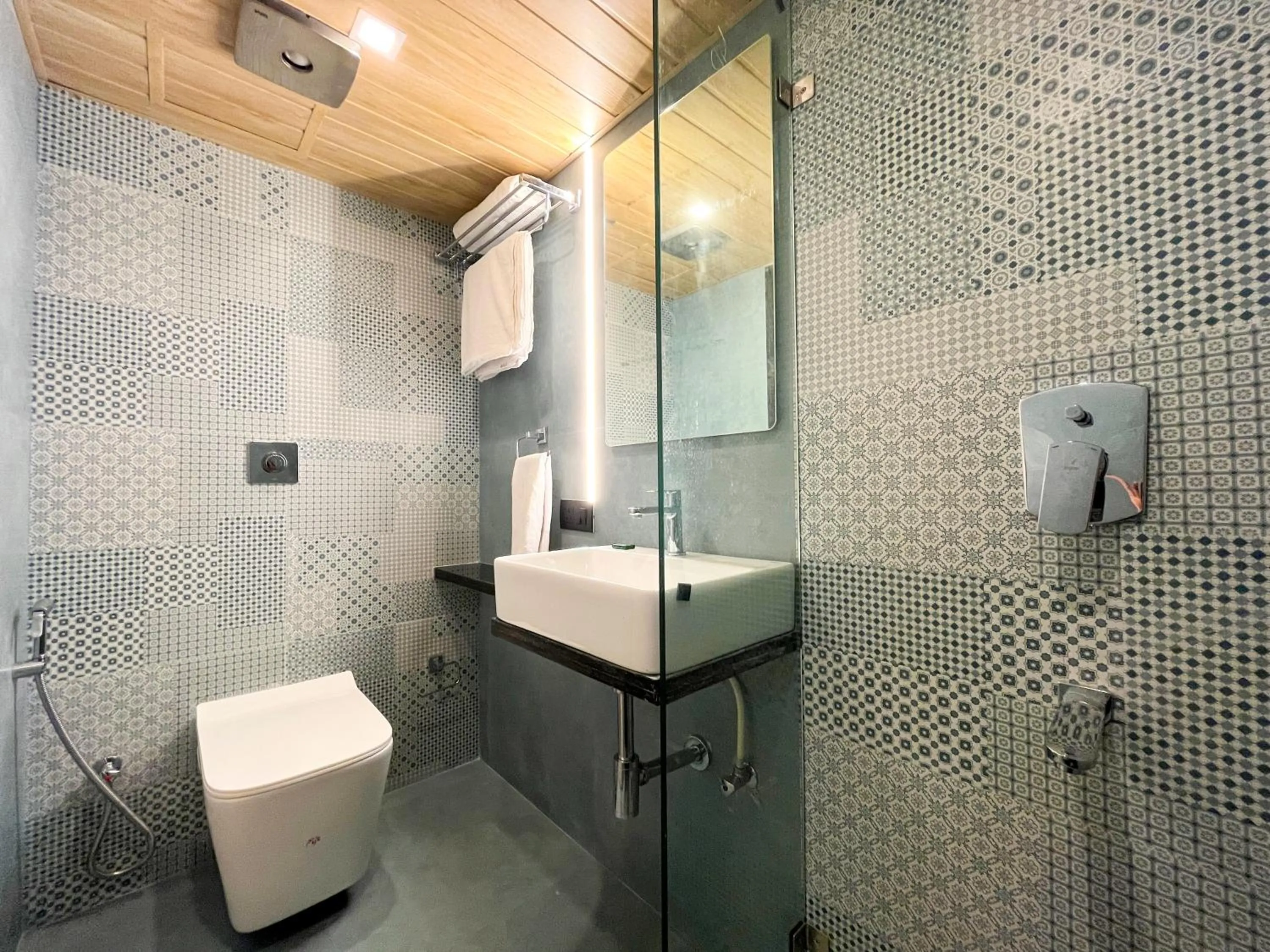 Toilet in Bandra Stays