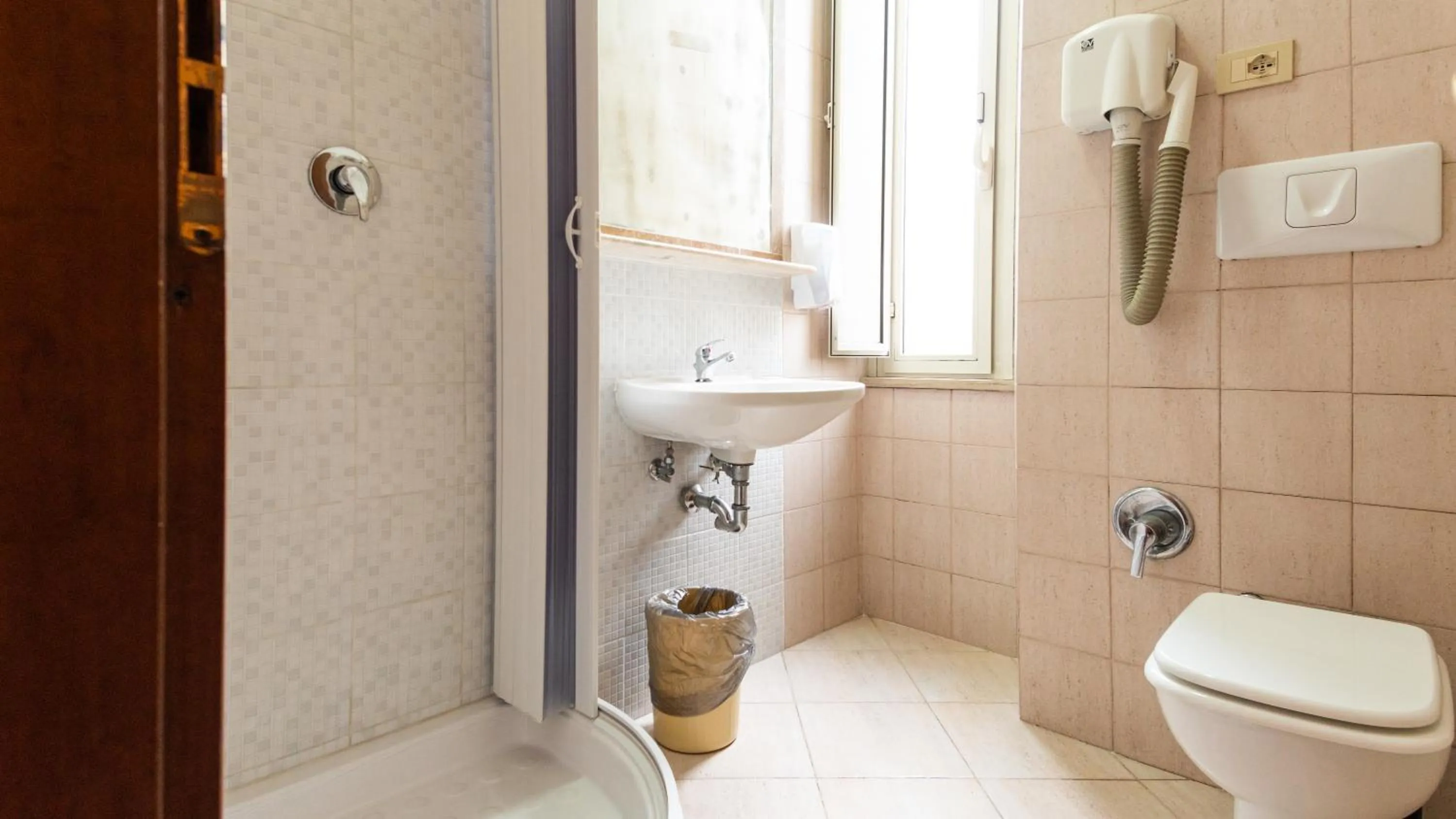 Bathroom in Hotel Center 3