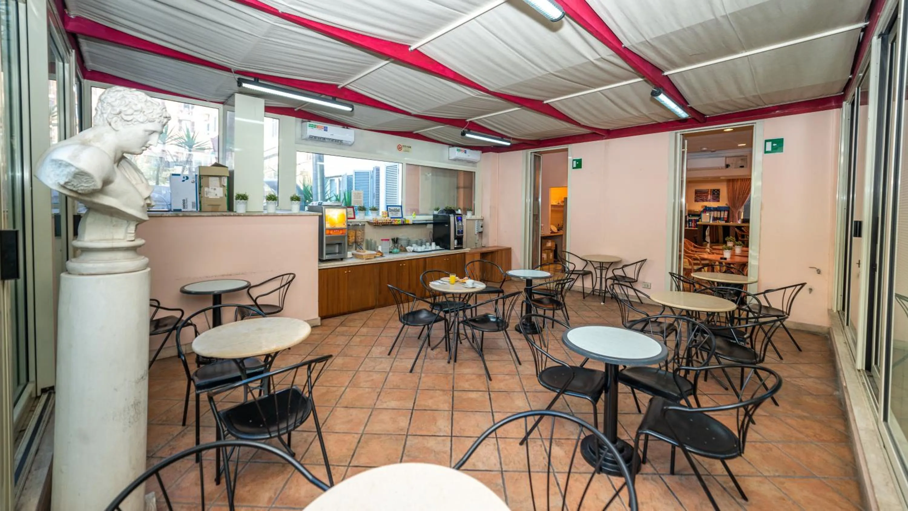 Breakfast in Hotel Center 3