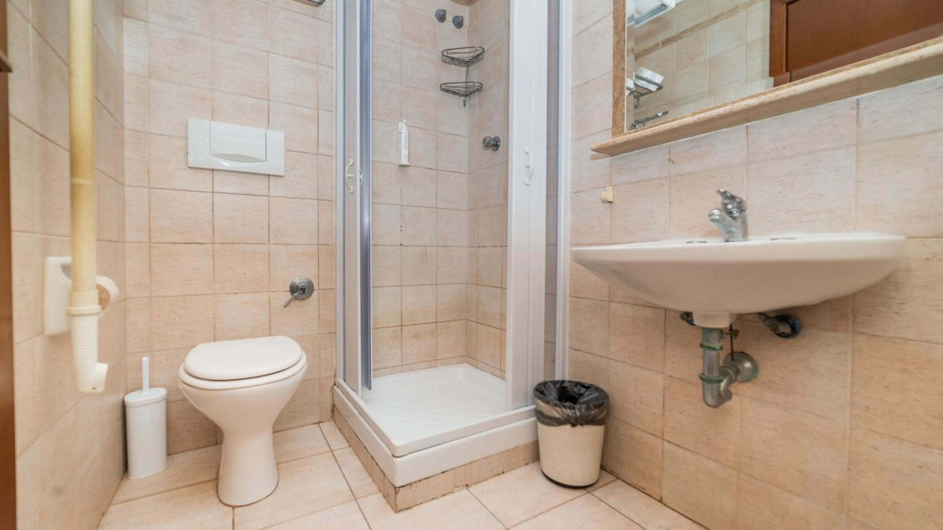 Bathroom in Hotel Center 3