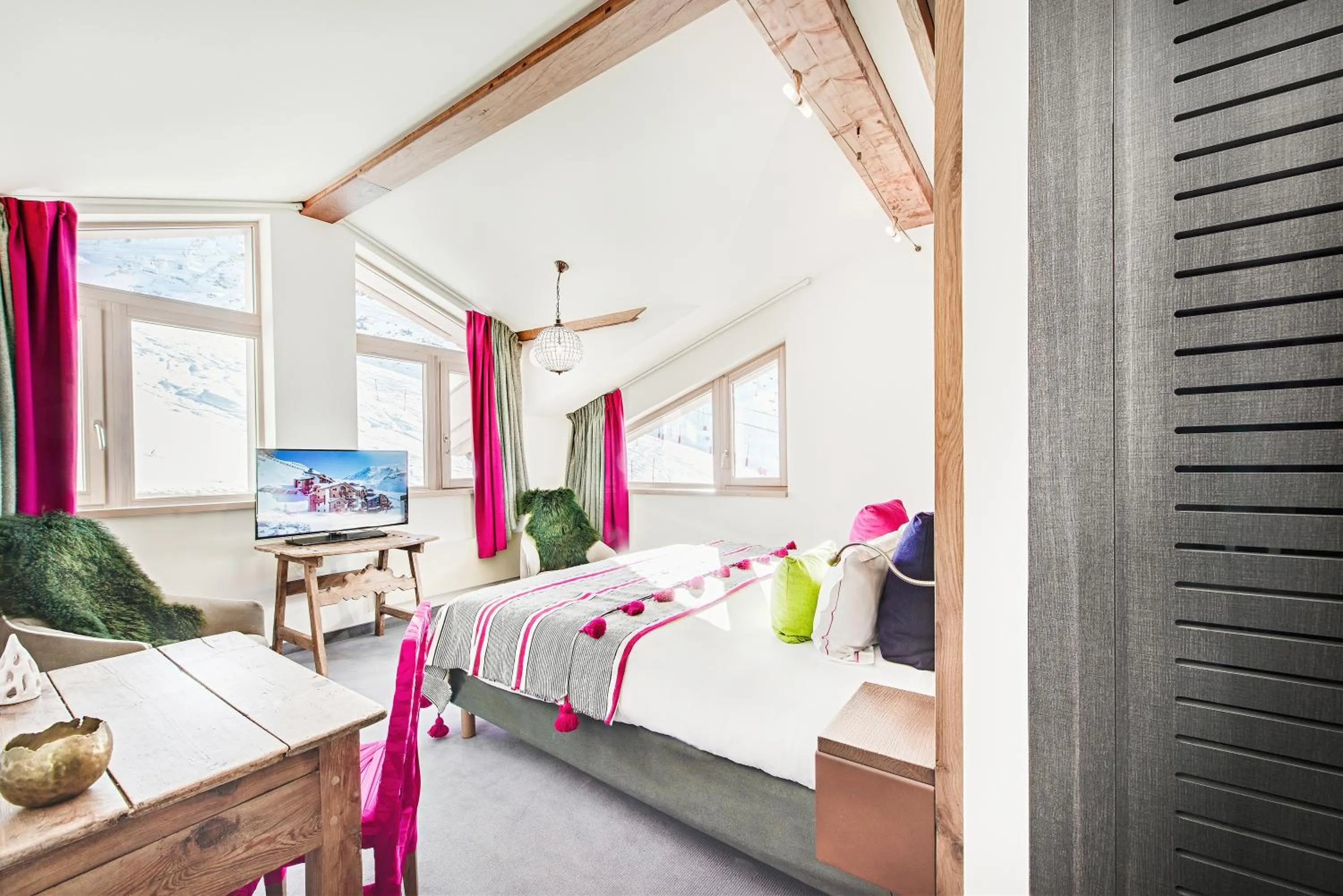 Bed in Hotel Pashmina Le Refuge