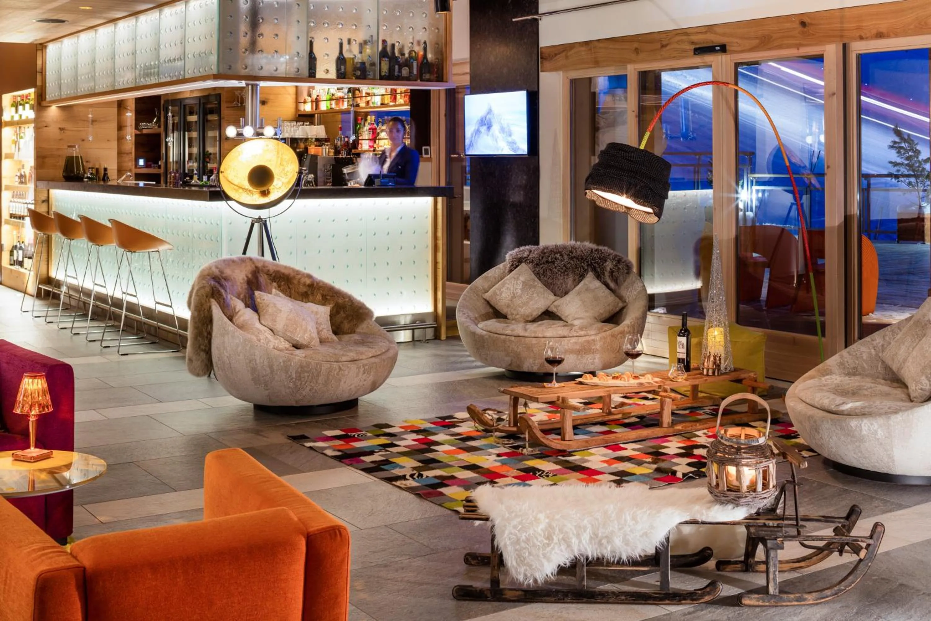 Communal lounge/ TV room in Hotel Pashmina Le Refuge