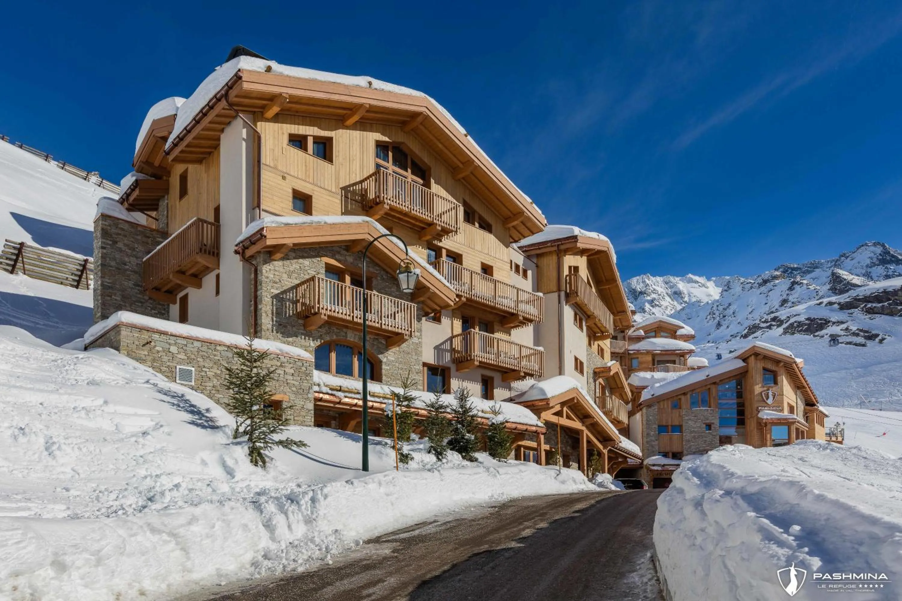 Property building in Hotel Pashmina Le Refuge