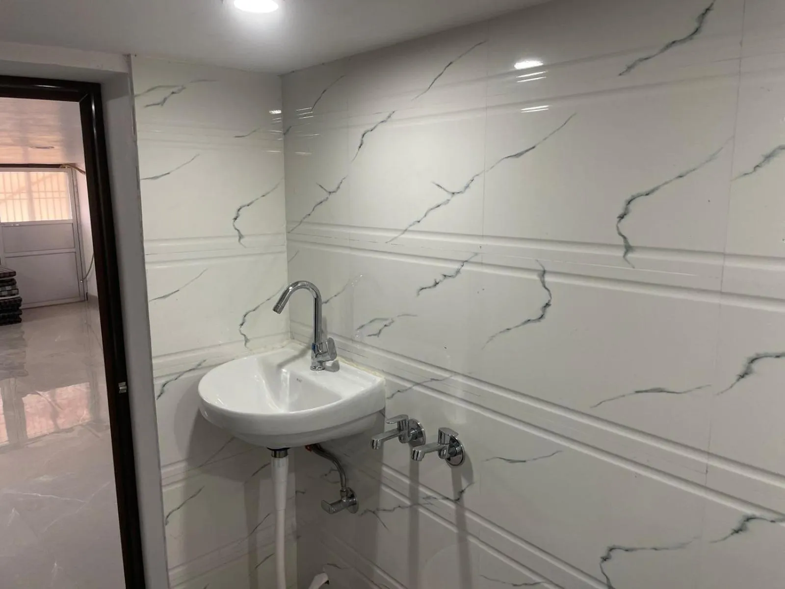 Bathroom in Kashi Ganga Guest House