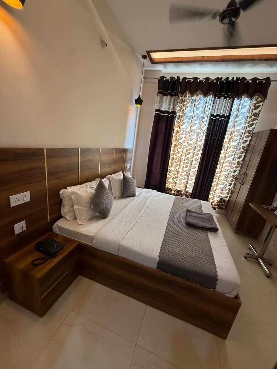 Bedroom, Bed in Hotel kartik