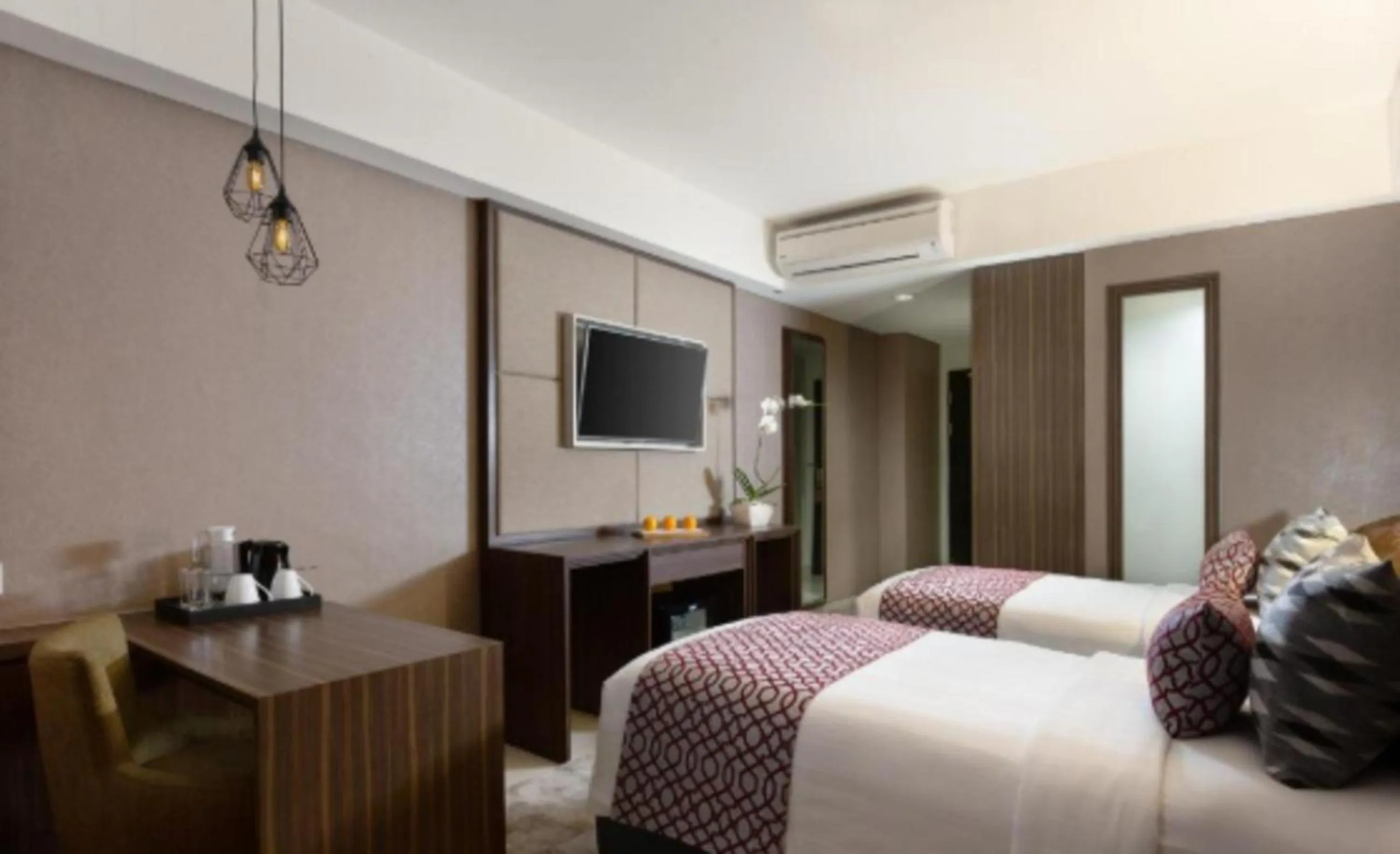 Bedroom, Bed in The Alana Hotel & Conference Center Malioboro Yogyakarta by ASTON
