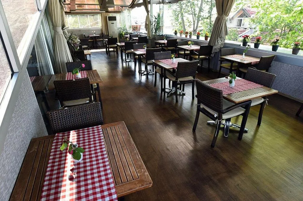 Restaurant/places to eat in Büyükada Marine House Hotel