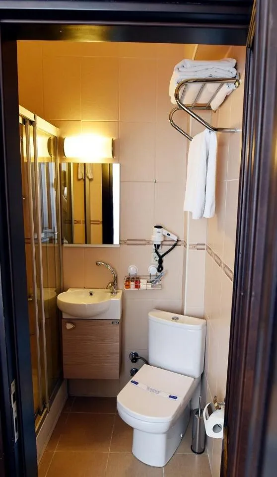 Bathroom in Büyükada Marine House Hotel