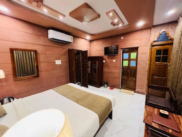 Property building, Bed in The Raj Heritage