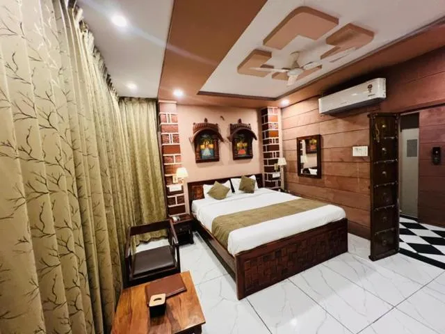 Property building, Bed in The Raj Heritage