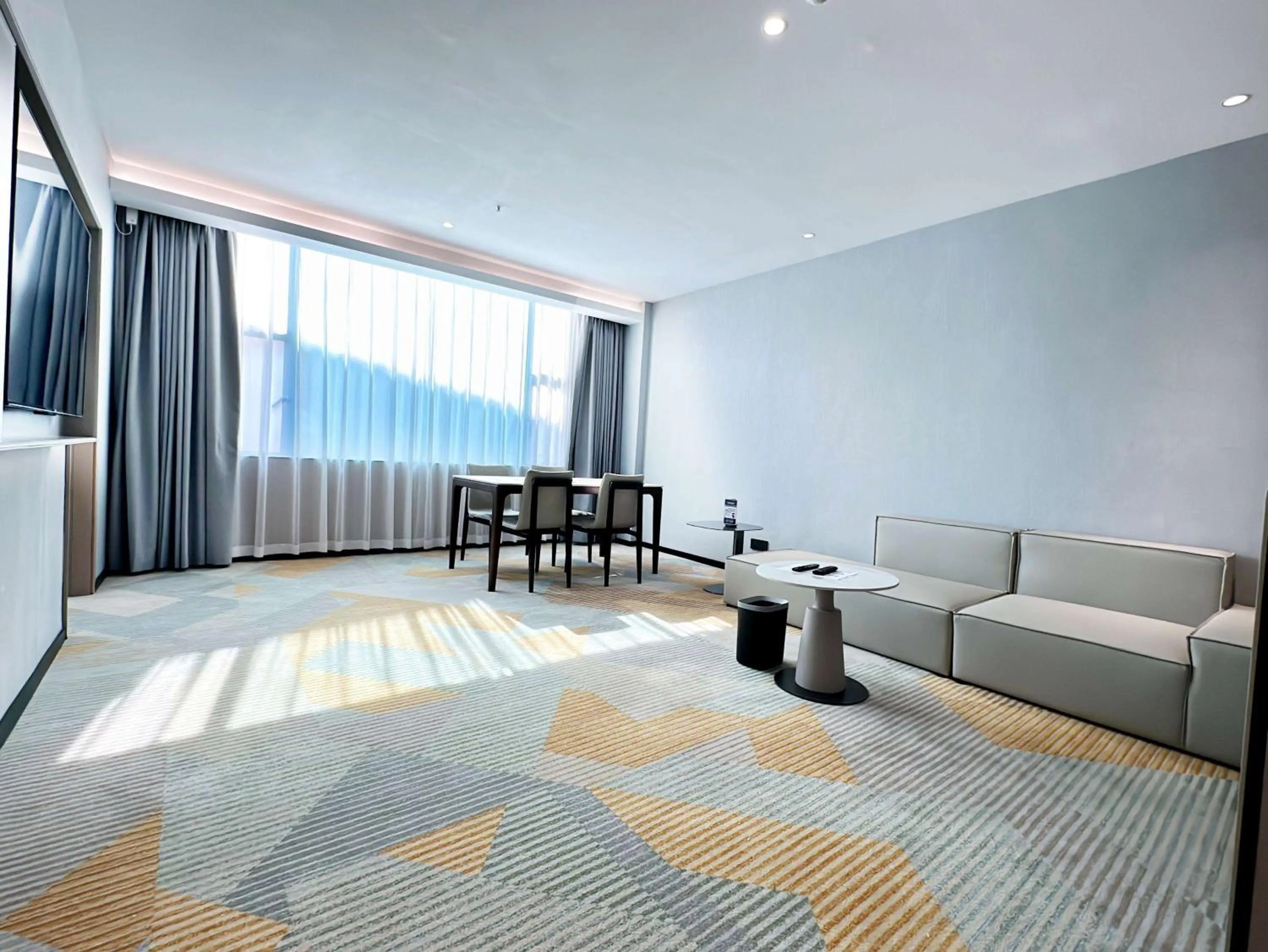 Photo of the whole room in Hawthorn by Wyndham Guangzhou Baiyun Airport