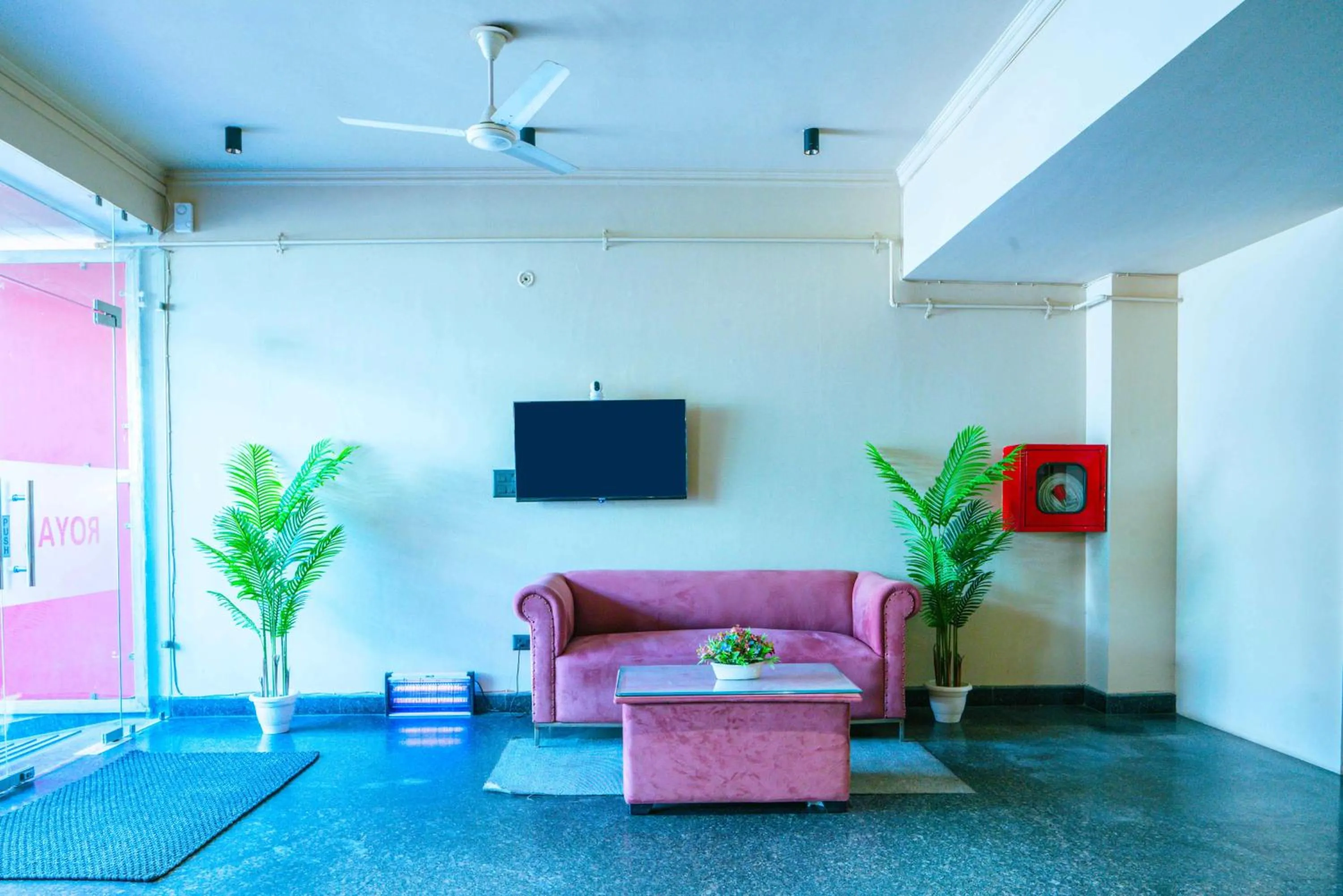 Lobby or reception in Treebo Royal City