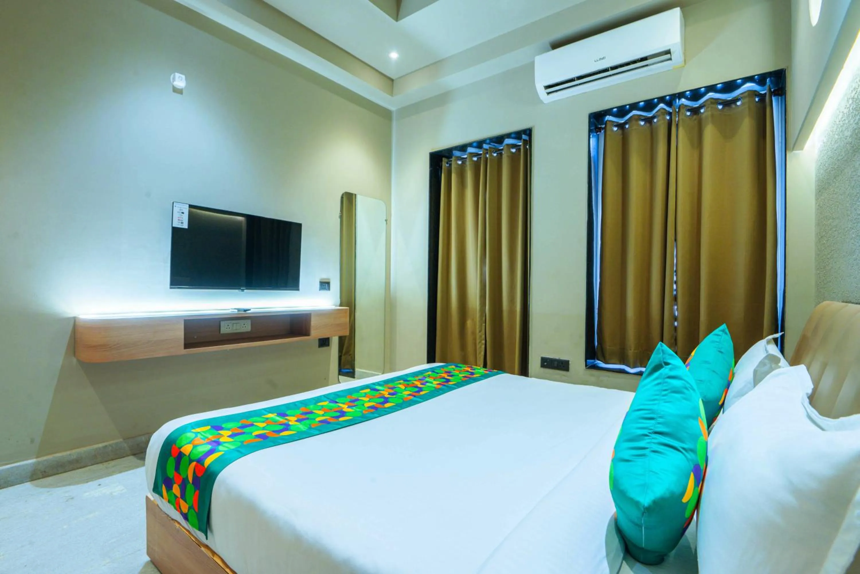 Bedroom, Bed in Treebo Royal City