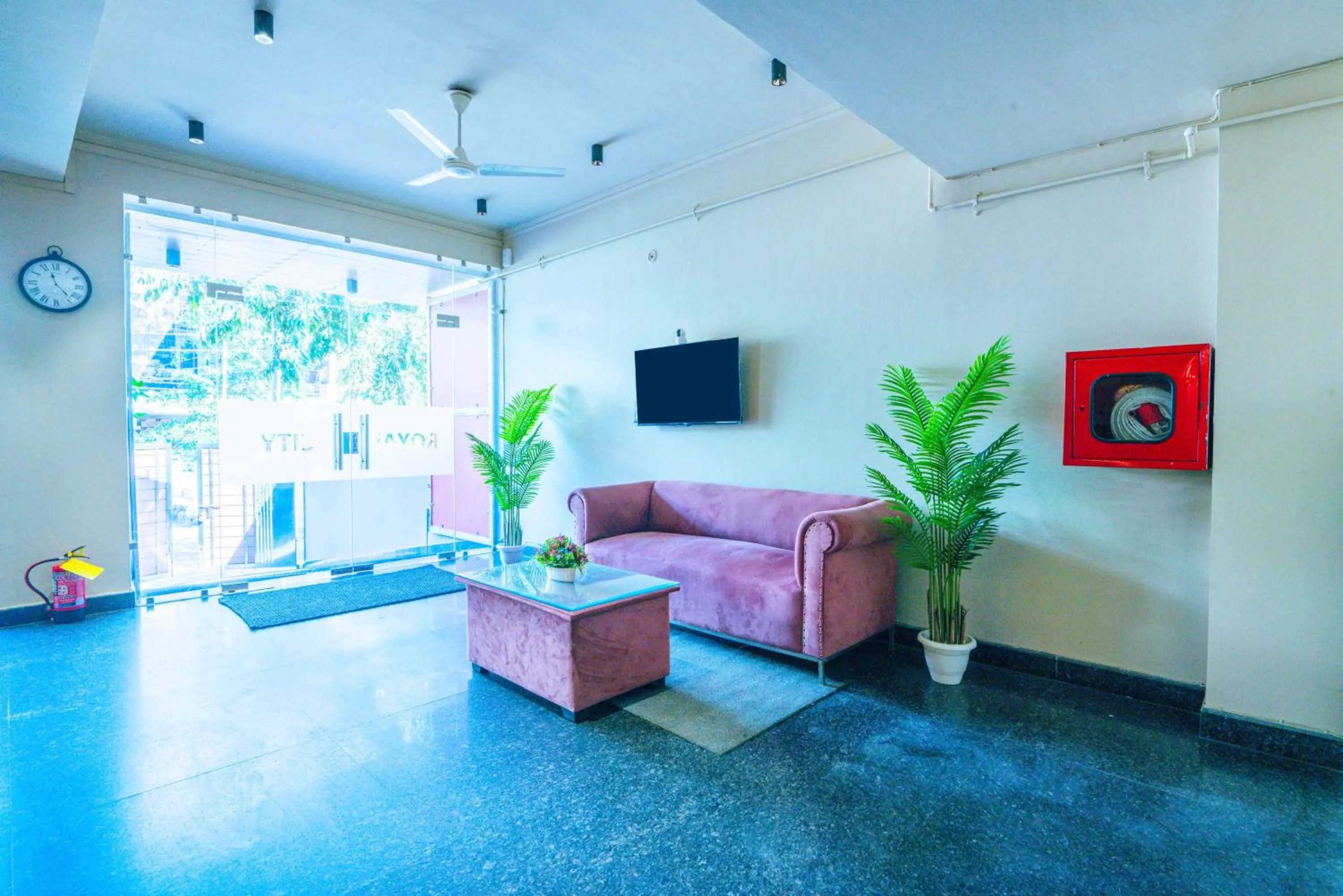 Lobby or reception in Treebo Royal City