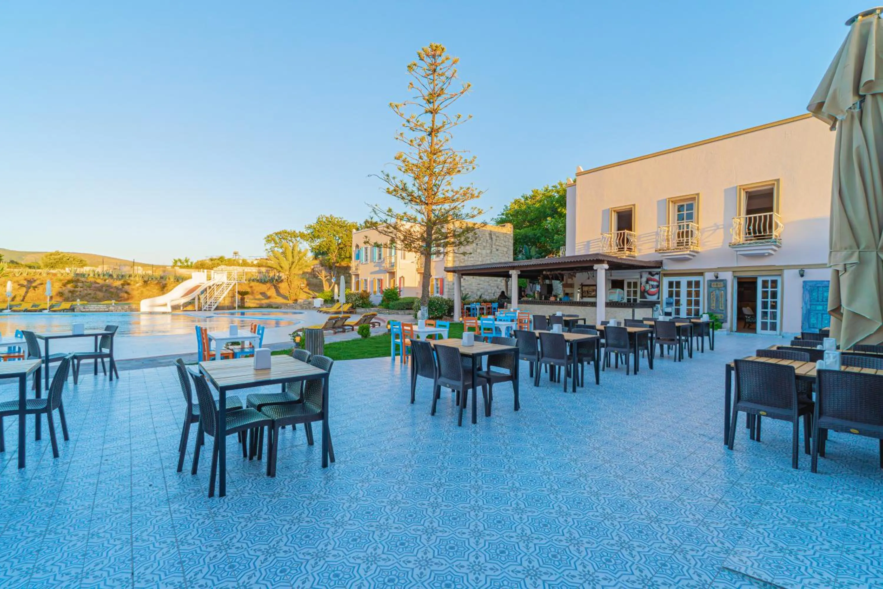 Restaurant/places to eat in Alexander The Great Resort & Spa