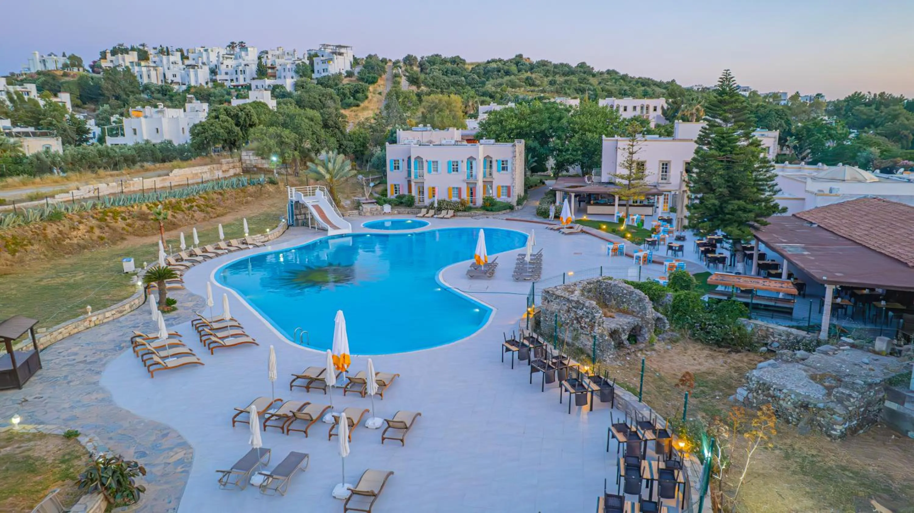 Restaurant/places to eat in Alexander The Great Resort & Spa