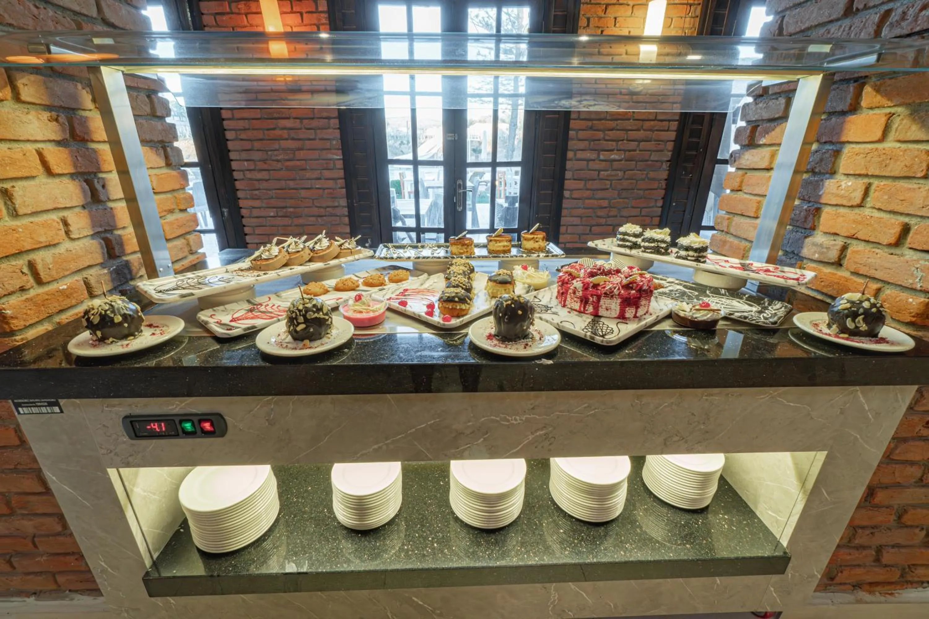 Restaurant/places to eat in Alexander The Great Resort & Spa