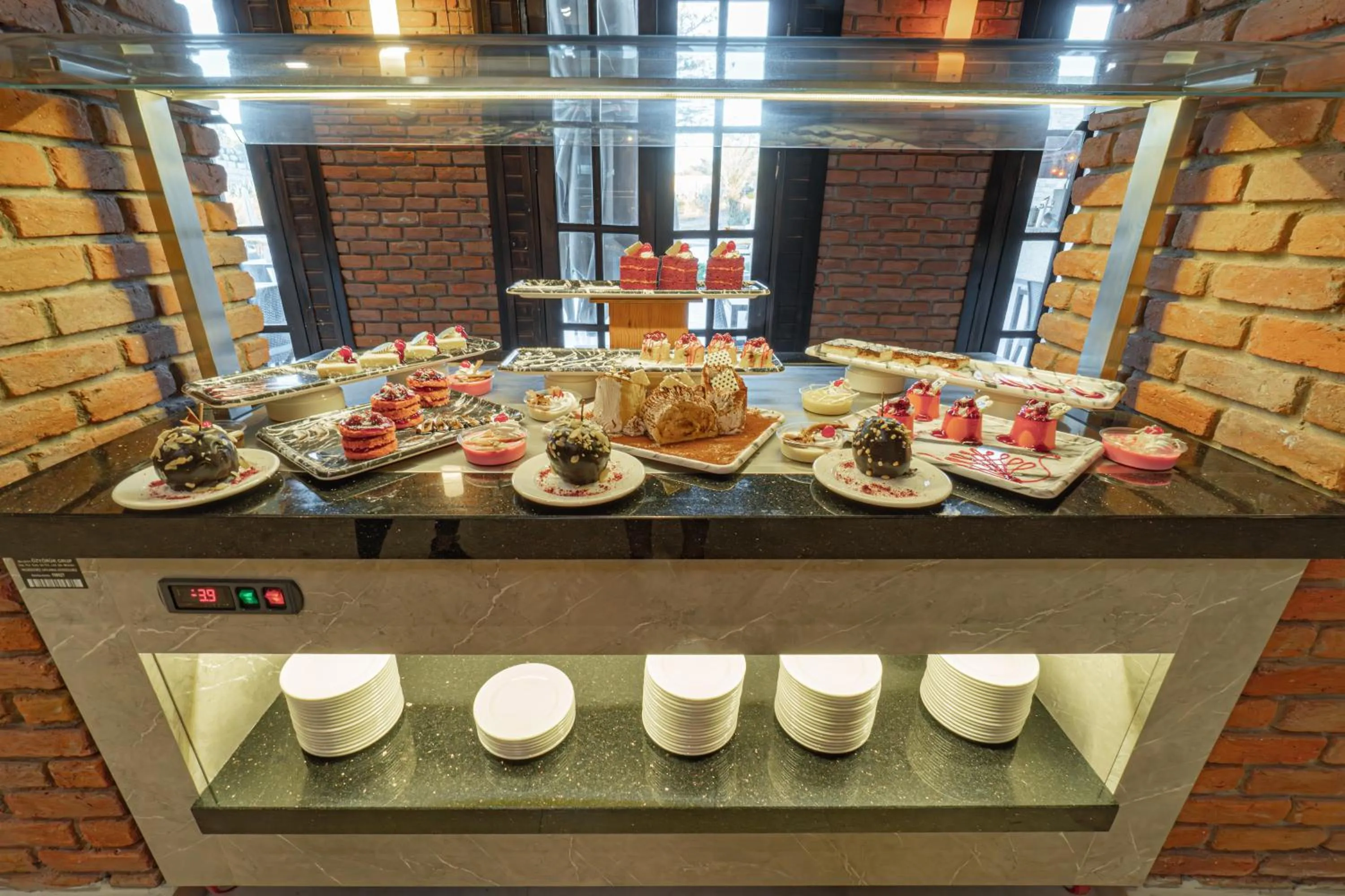 Restaurant/places to eat in Alexander The Great Resort & Spa