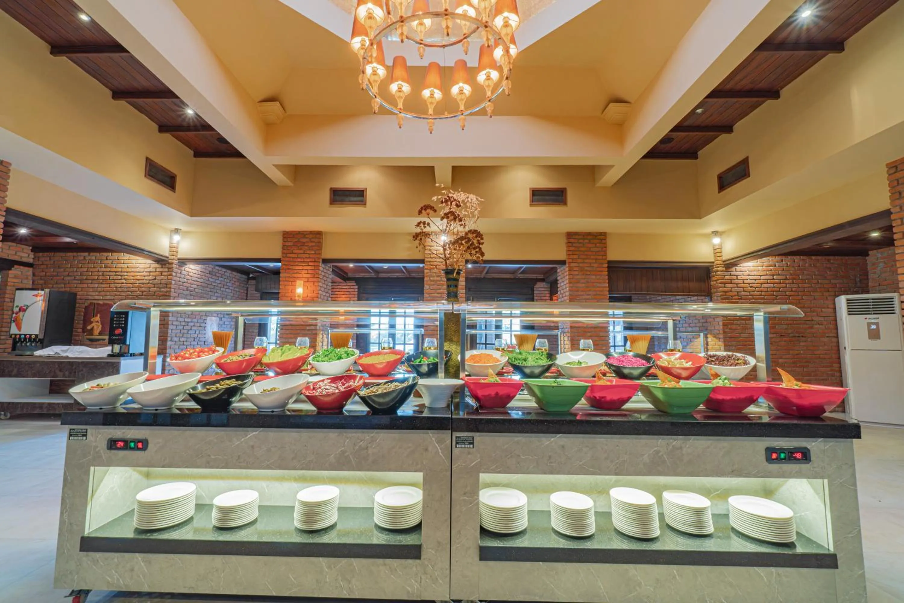 Restaurant/places to eat in Alexander The Great Resort & Spa