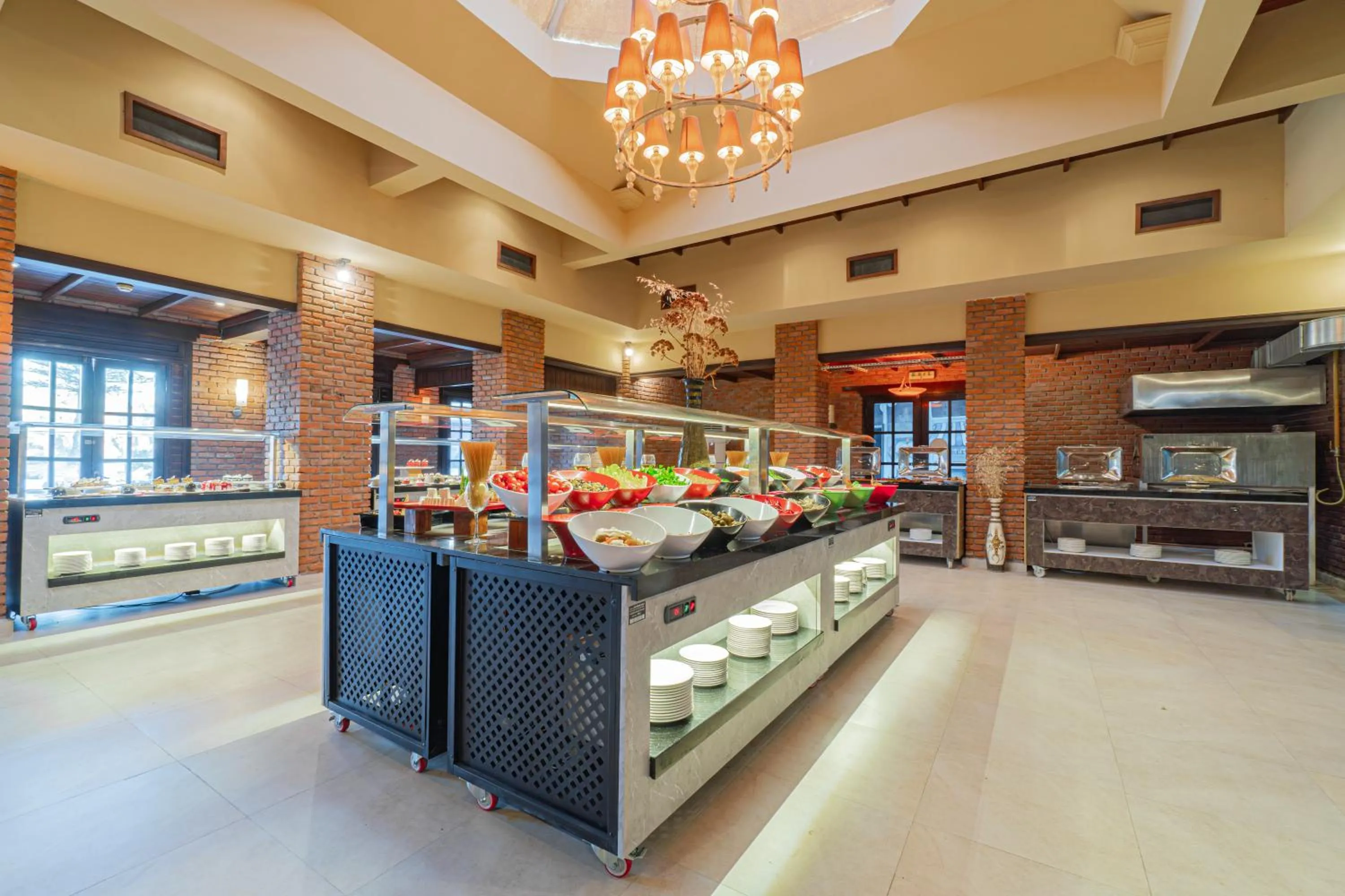Restaurant/places to eat in Alexander The Great Resort & Spa
