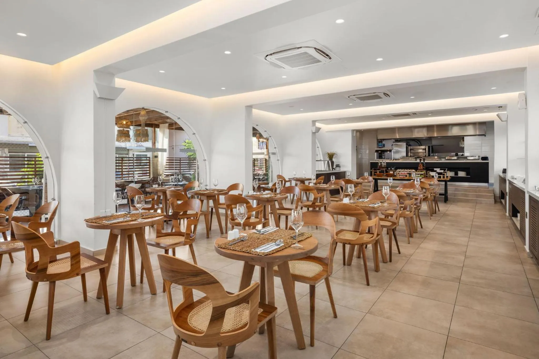 Restaurant/places to eat in Cabana Blu Lifestyle Boutique Hotel & Suites