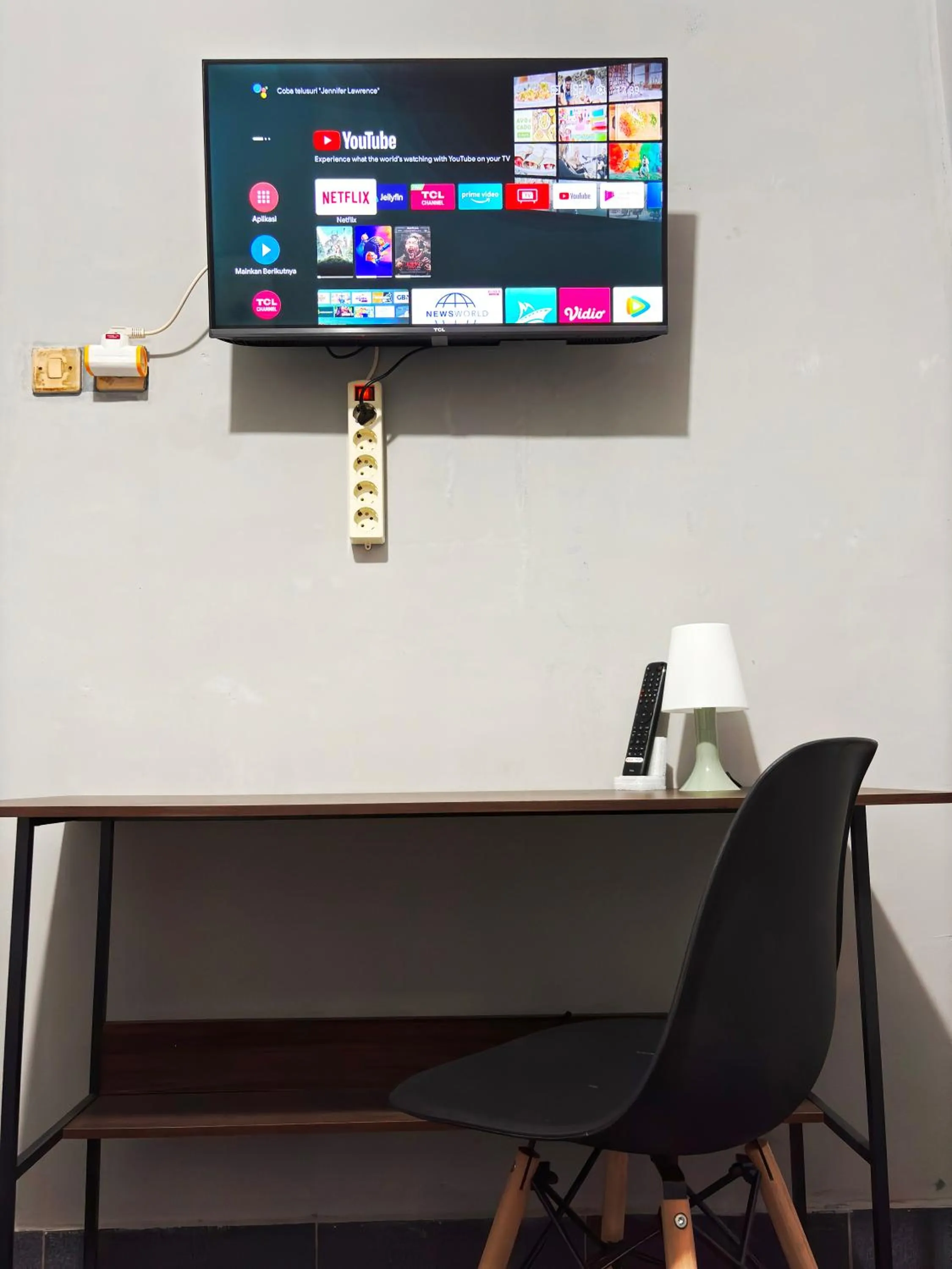 TV and multimedia in Jogja Day Inn