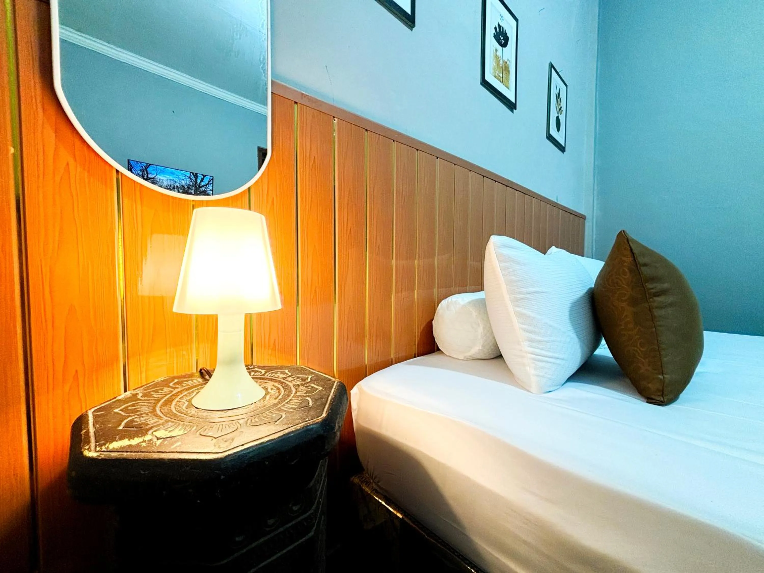 Bed in Jogja Day Inn