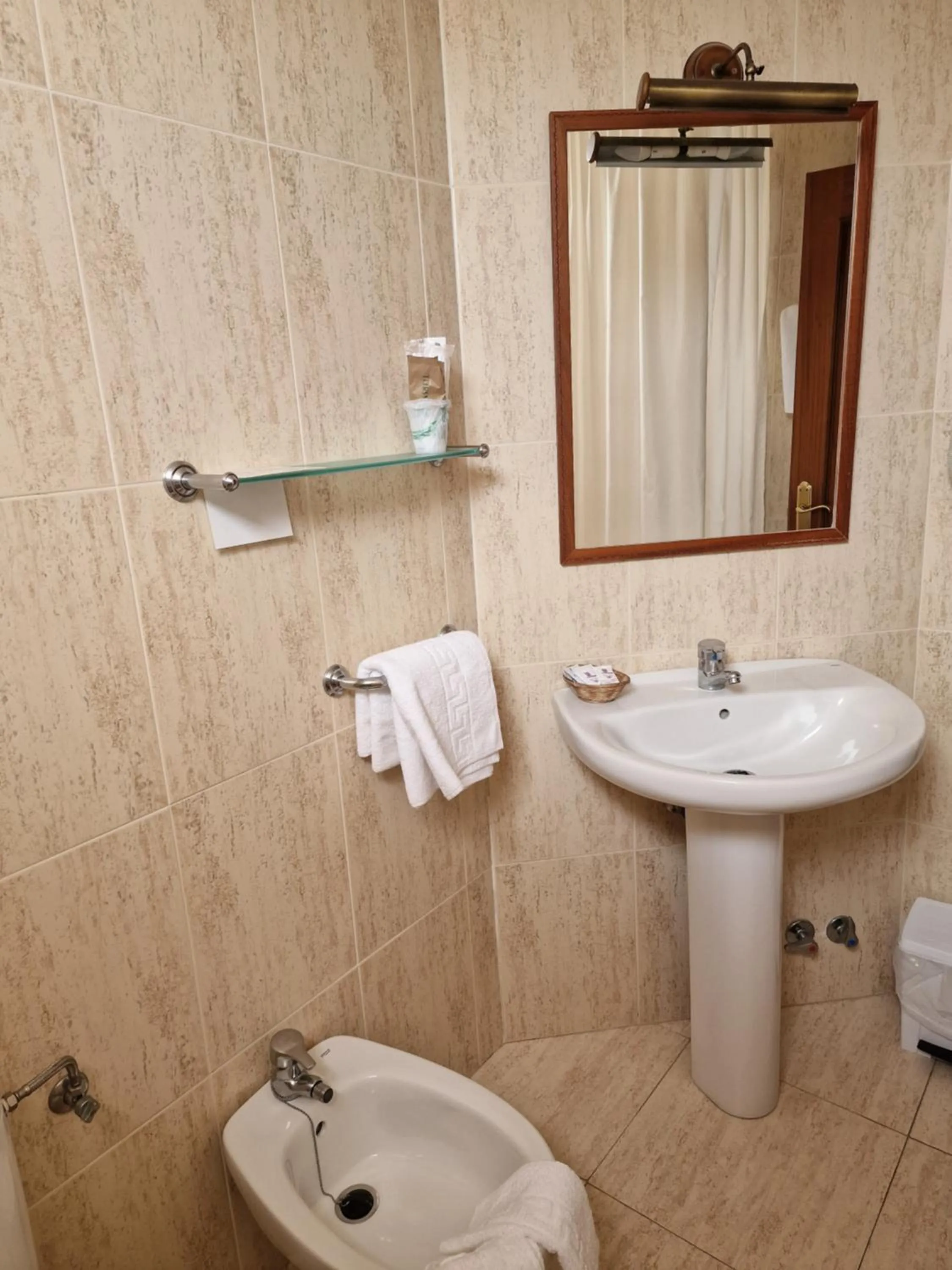 Toilet in Hotel Costa de Ajo