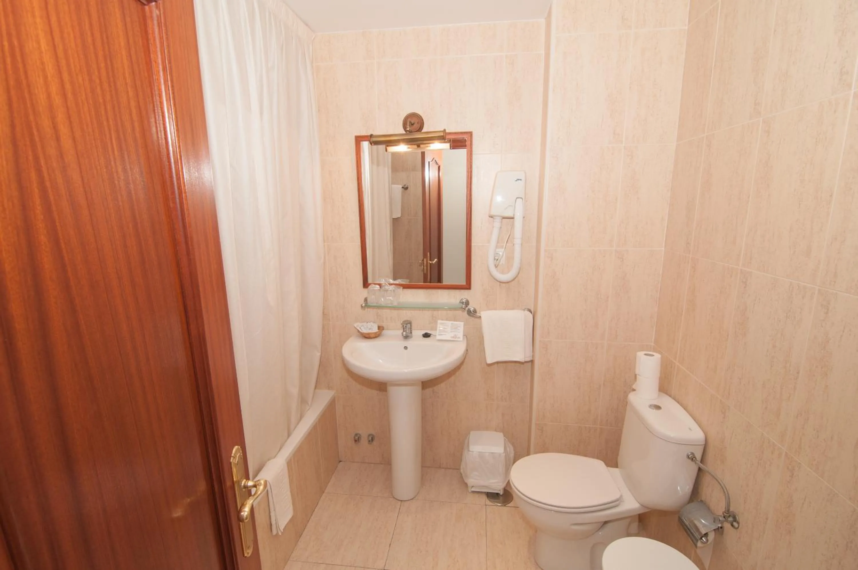 Bathroom in Hotel Costa de Ajo