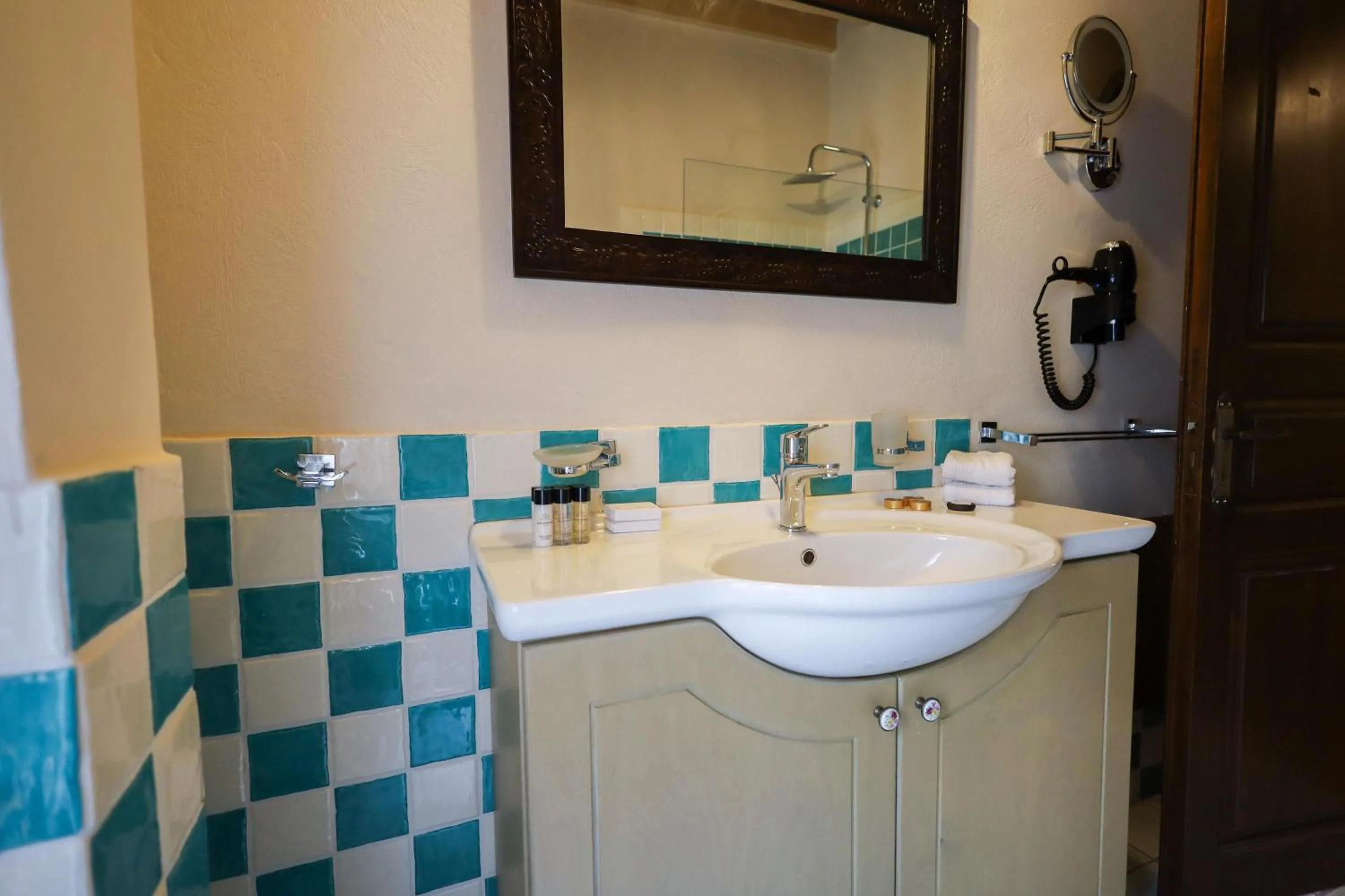 Bathroom in April Medieval Hotel