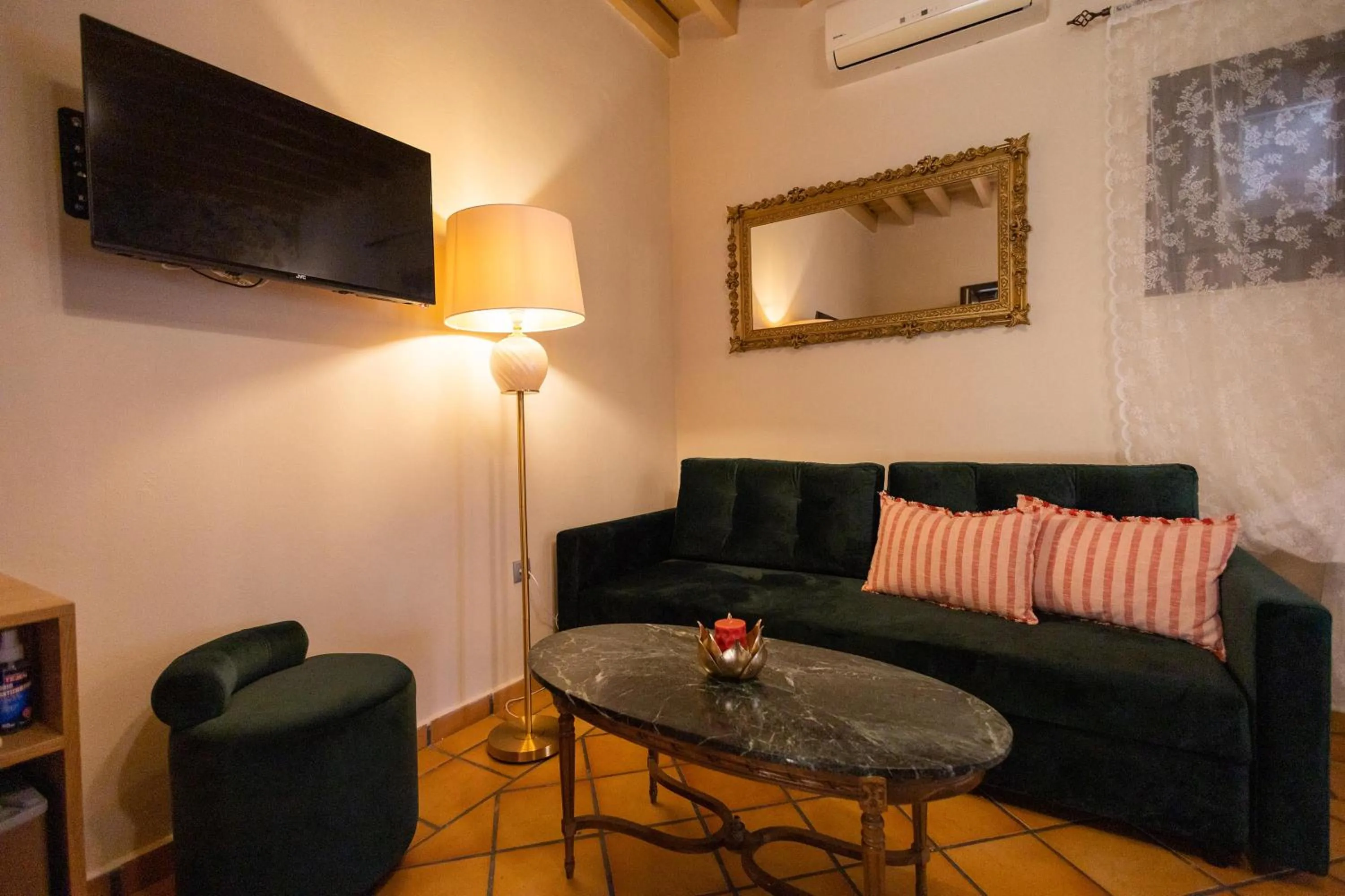 TV and multimedia in April Medieval Hotel