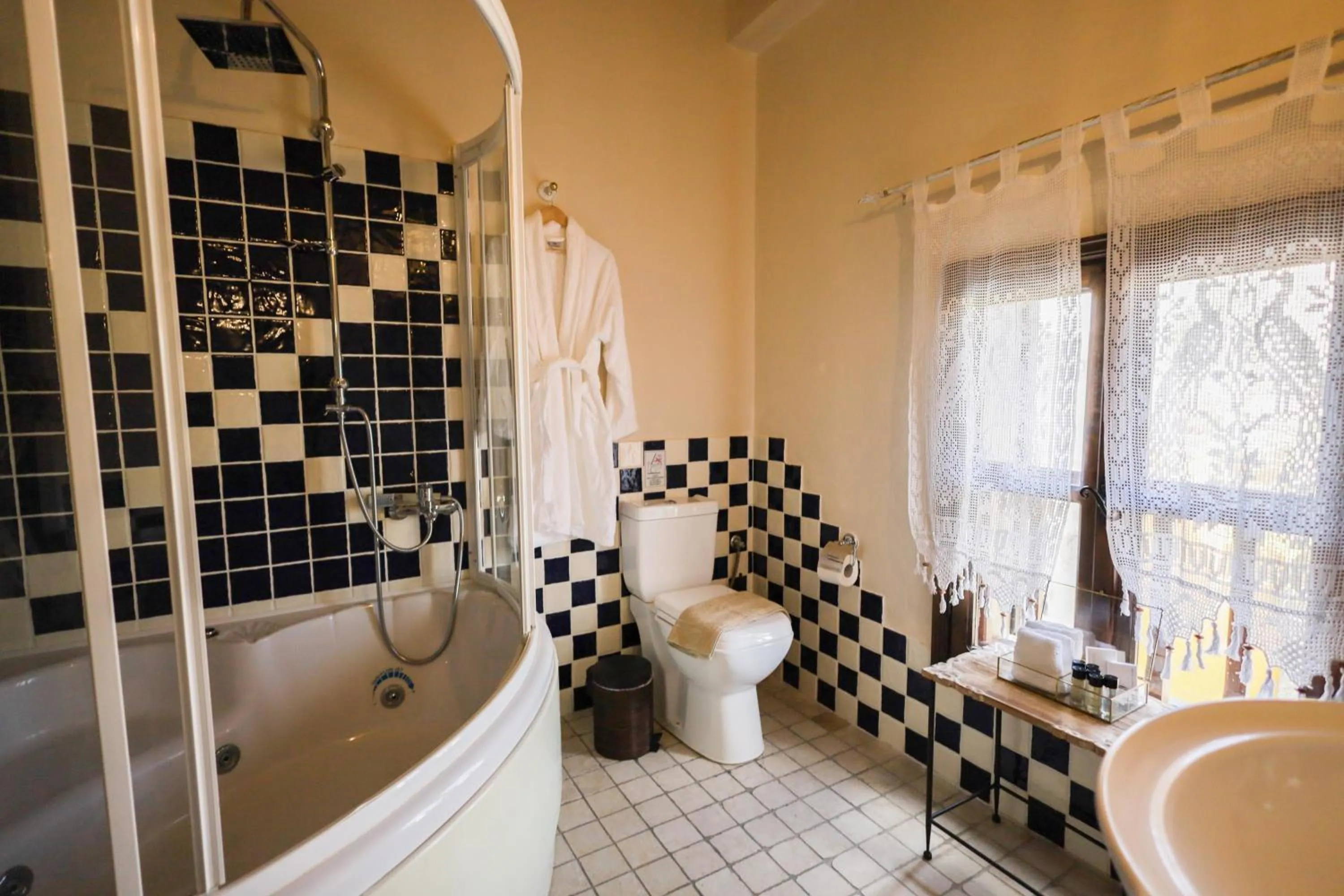 Bathroom in April Medieval Hotel