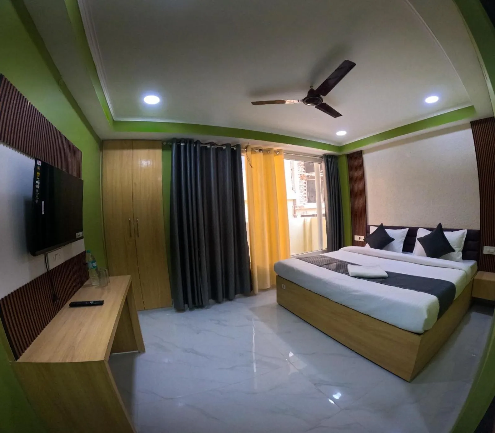 Bed in Hotel Aastha Height