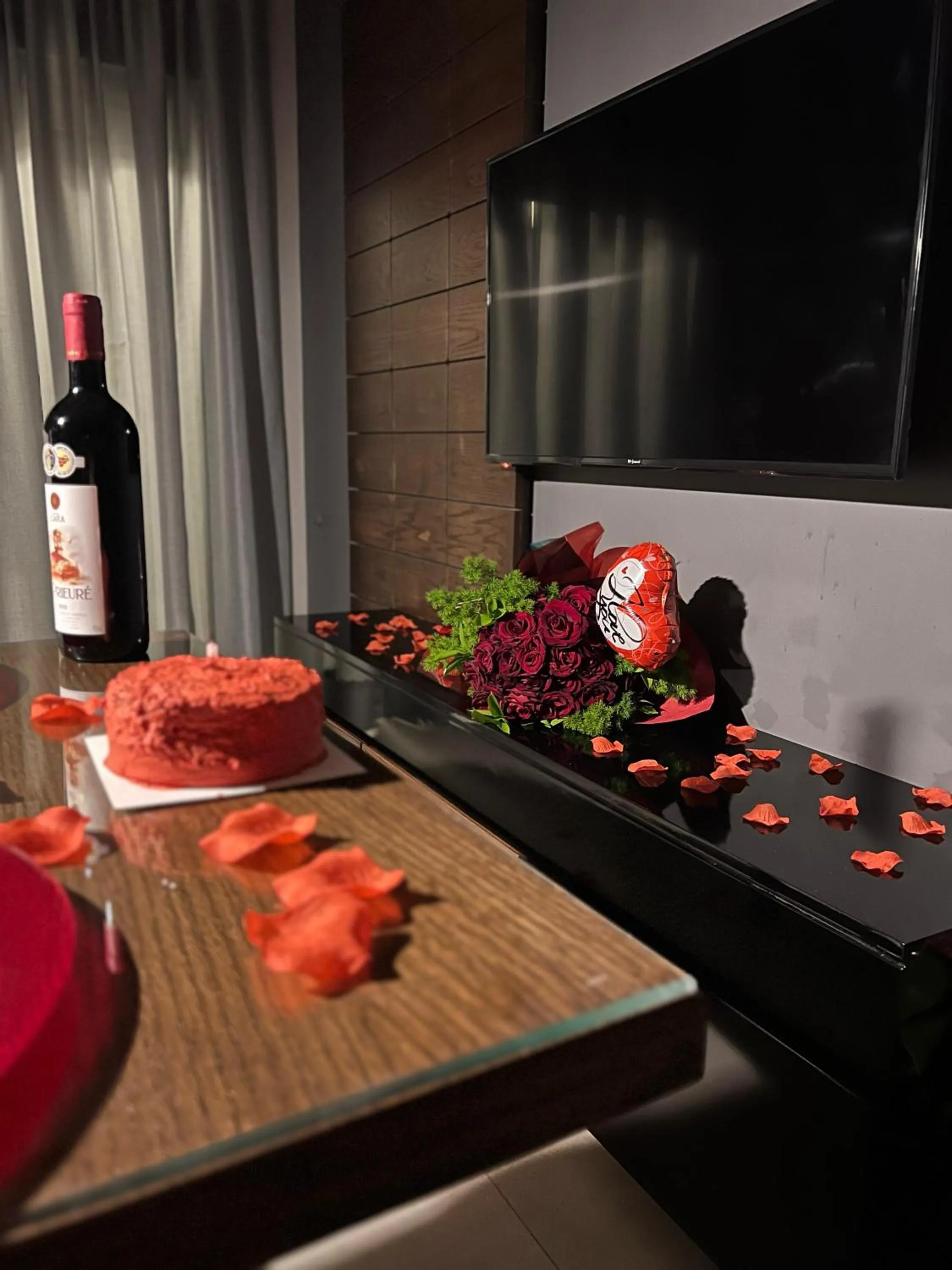 Food and drinks in Matar Residence - Spacious Hotel Suites in Beirut