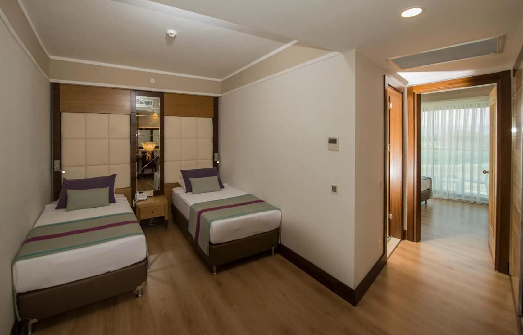 Bed in Dream World Aqua