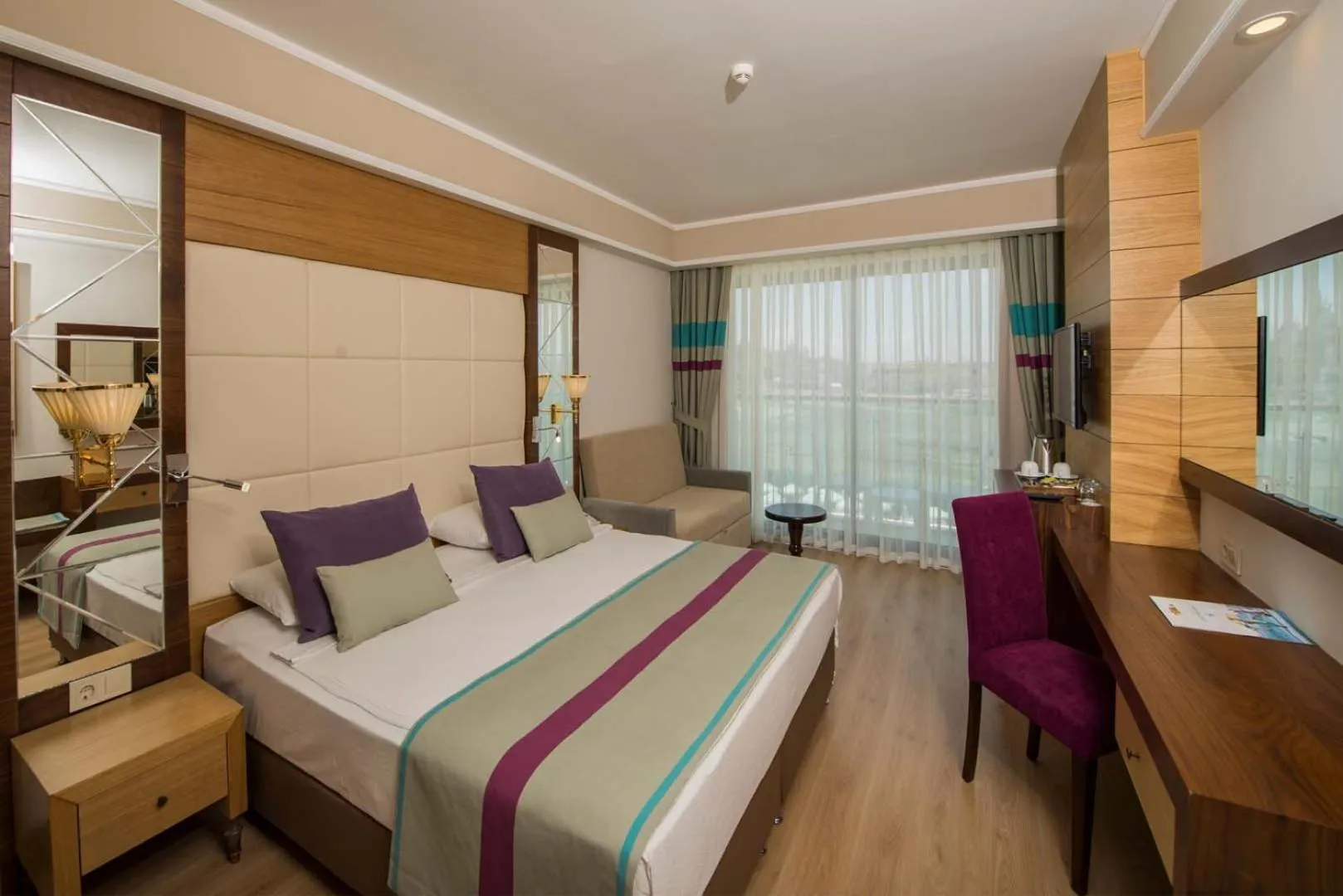 Bed in Dream World Aqua