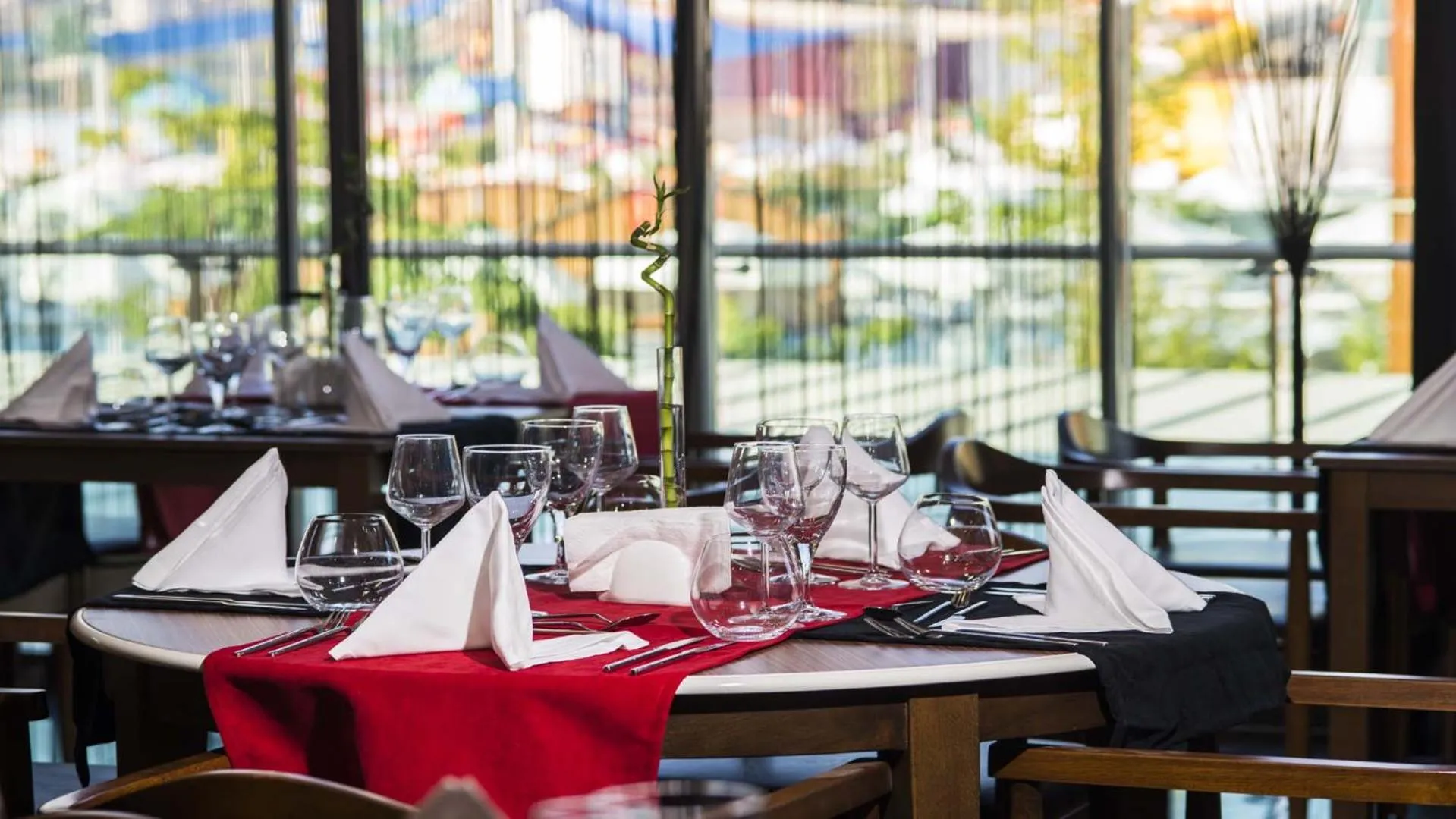 Restaurant/places to eat in Dream World Aqua