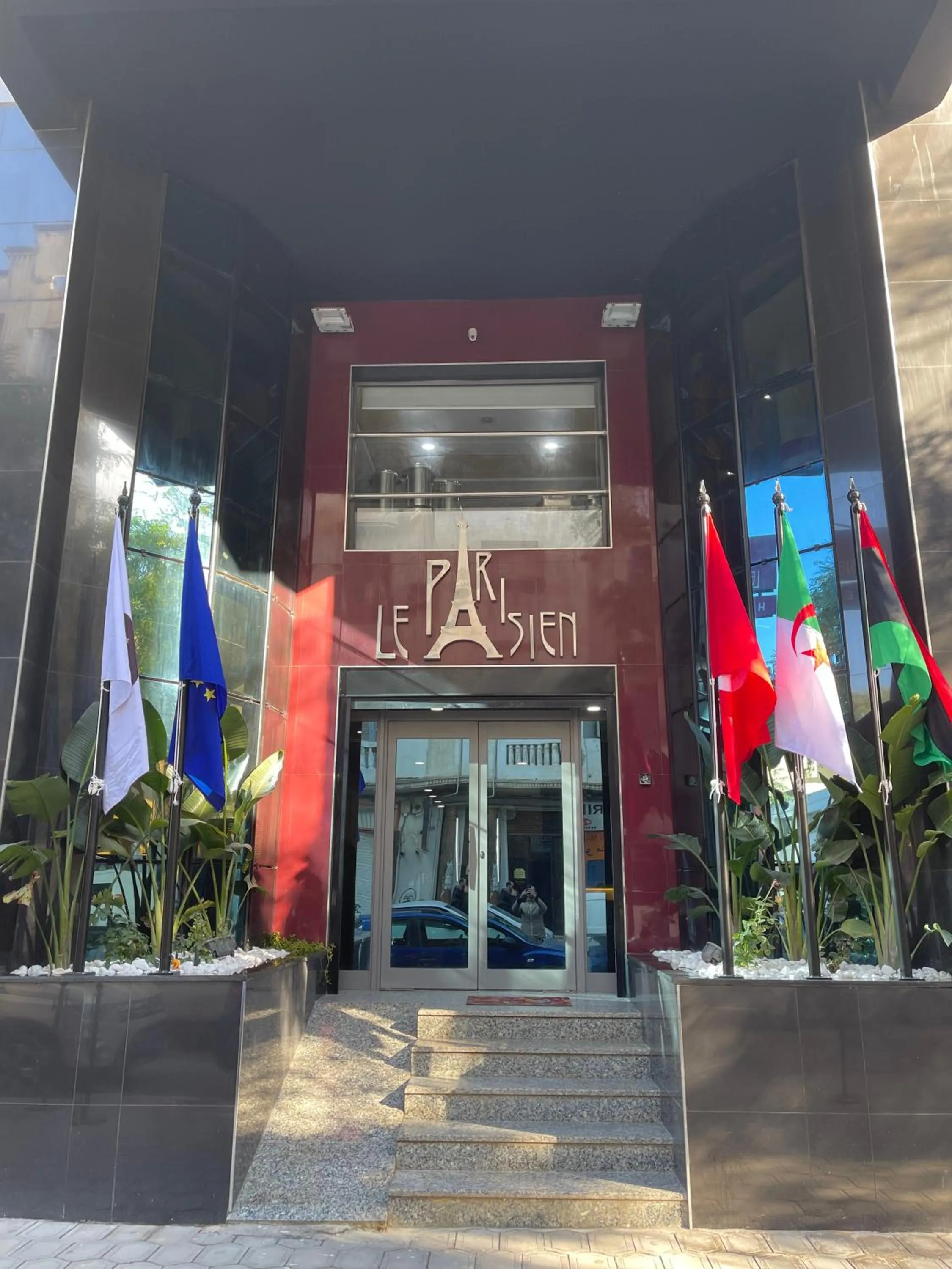 Property building in Le Parisien Tunis