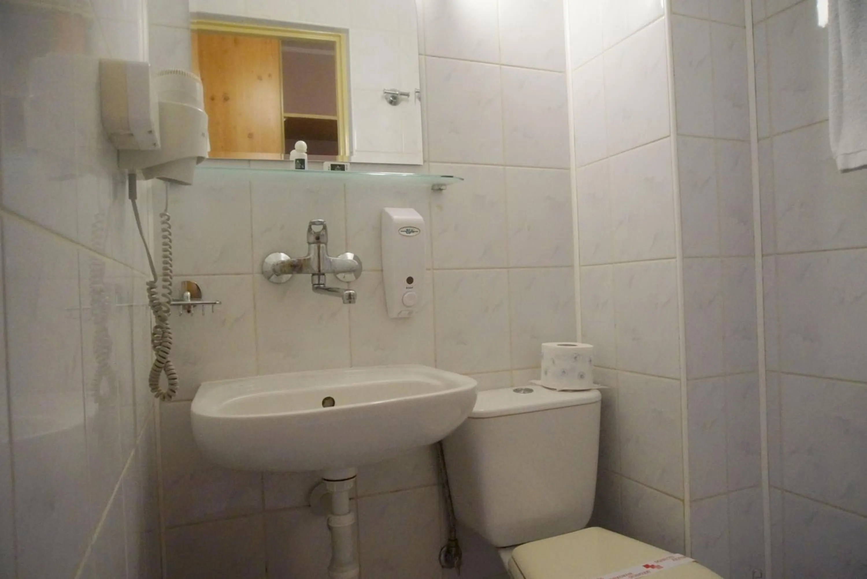 Photo of the whole room in Hotel Unibus