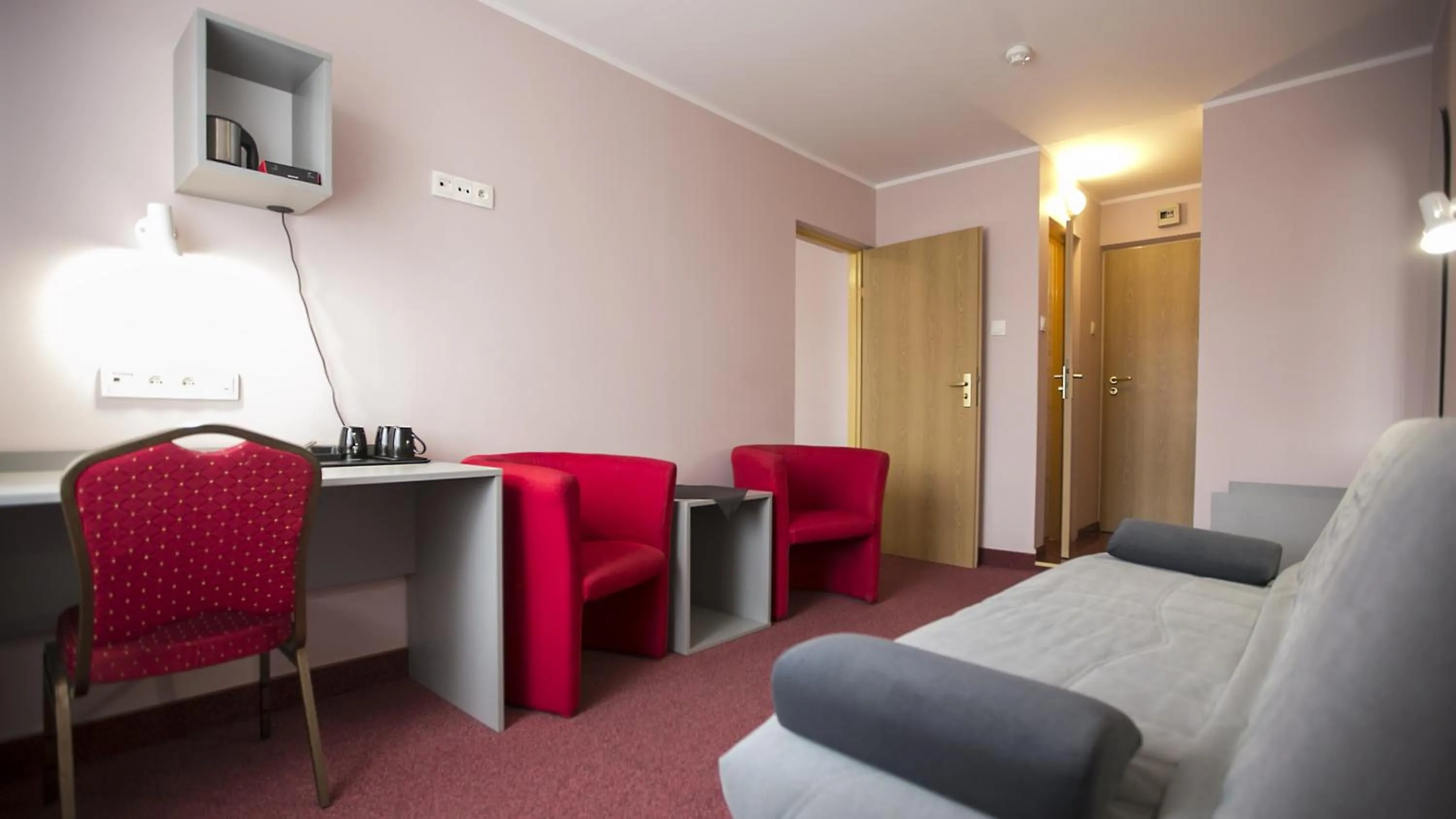 Photo of the whole room in Hotel Unibus