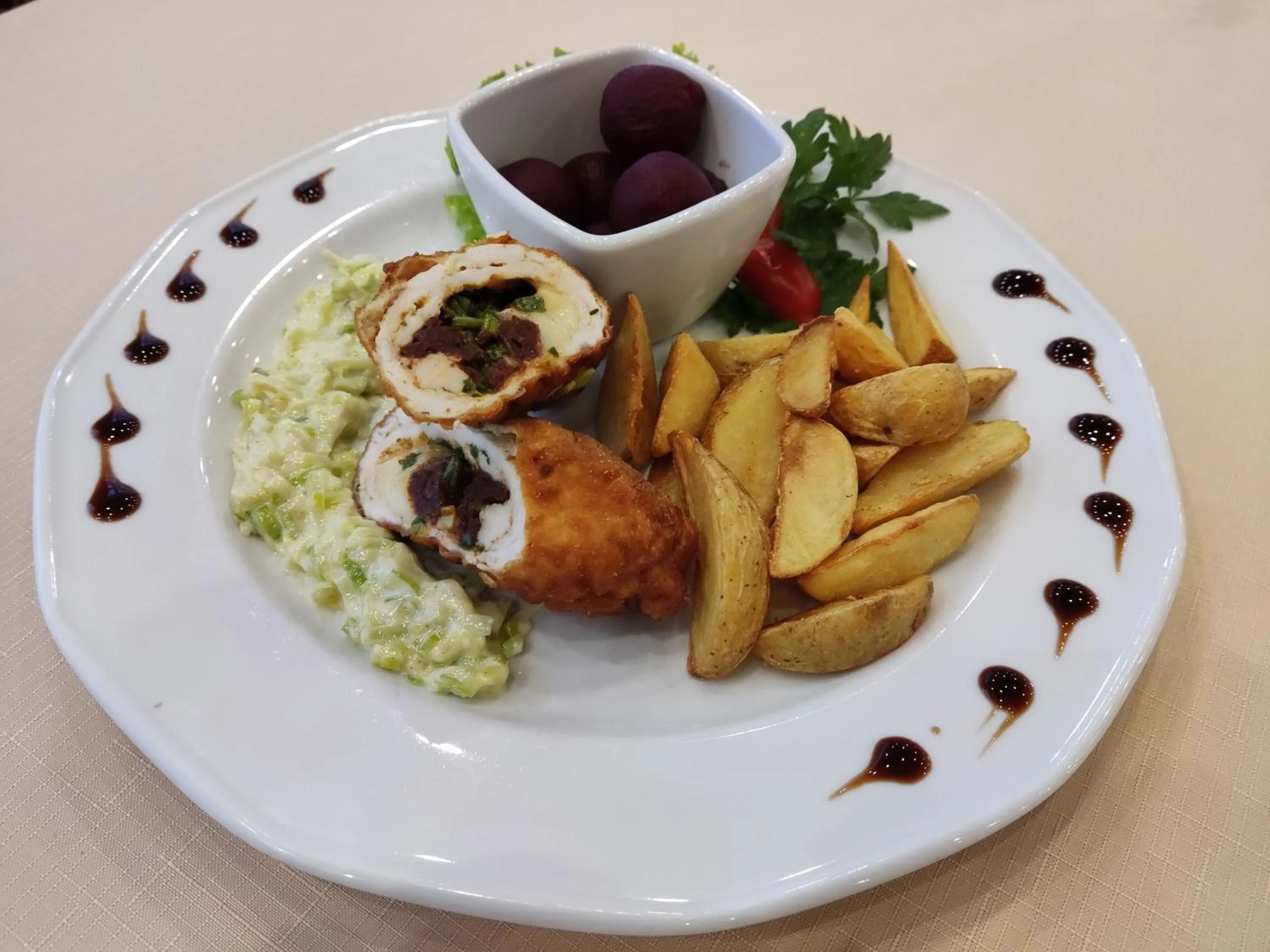 Restaurant/places to eat in Hotel Unibus