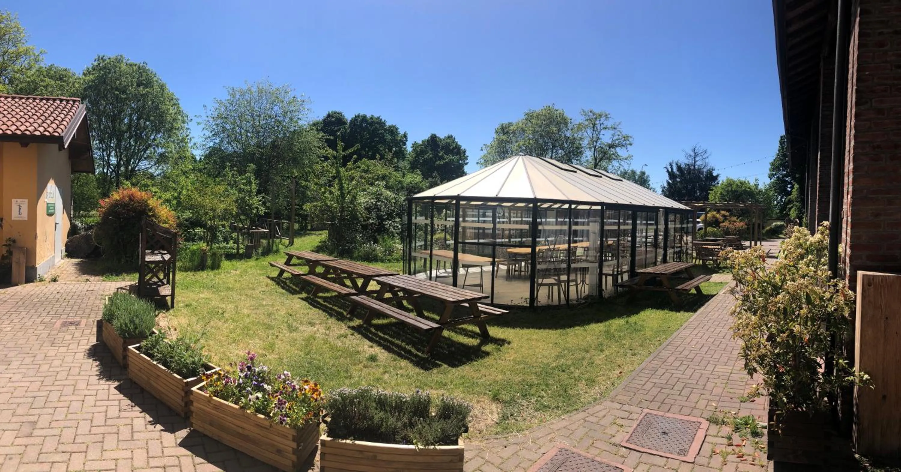 Property building in Cascina Bellaria