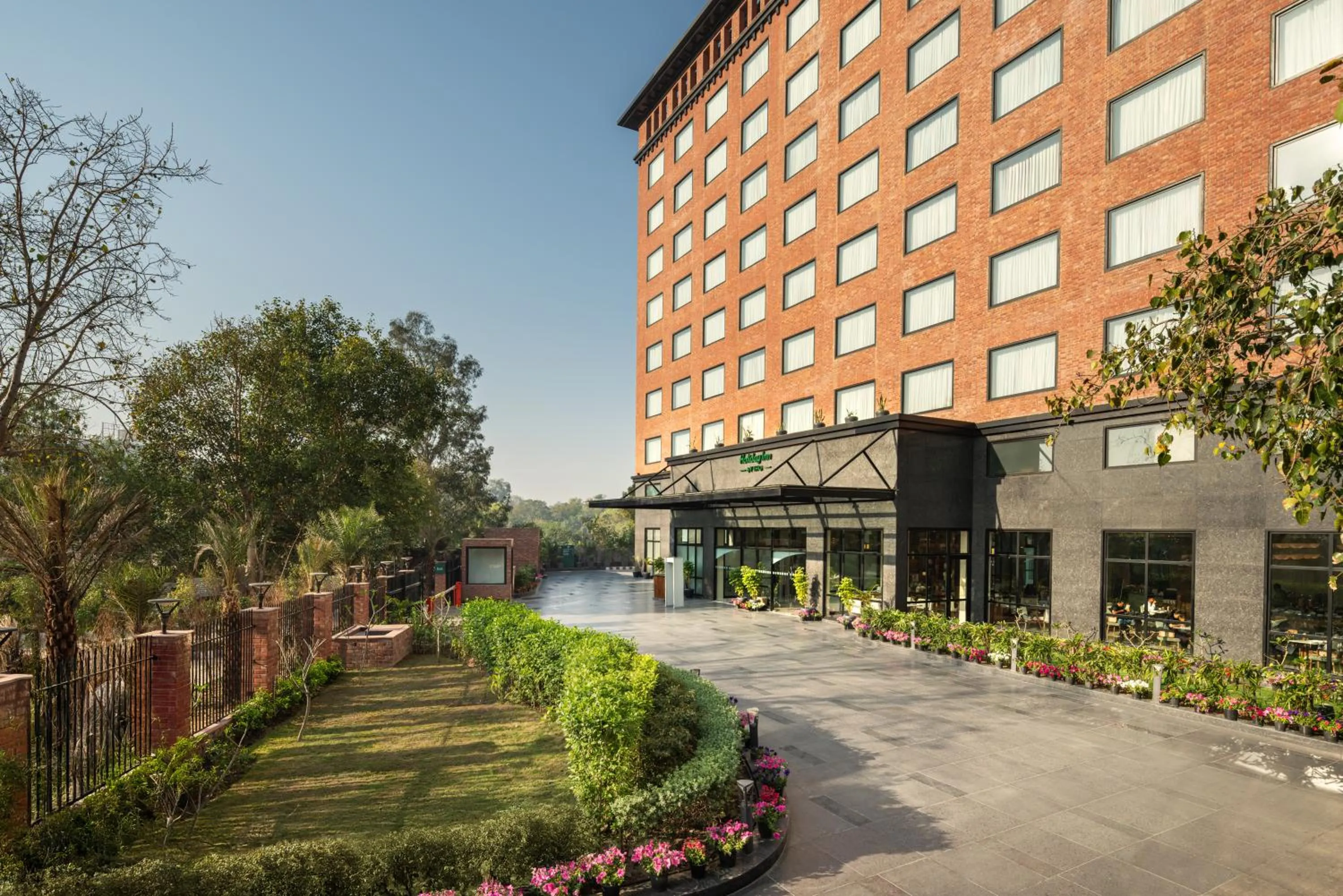 Facade/entrance in Holiday Inn Gurgaon NH8 by IHG