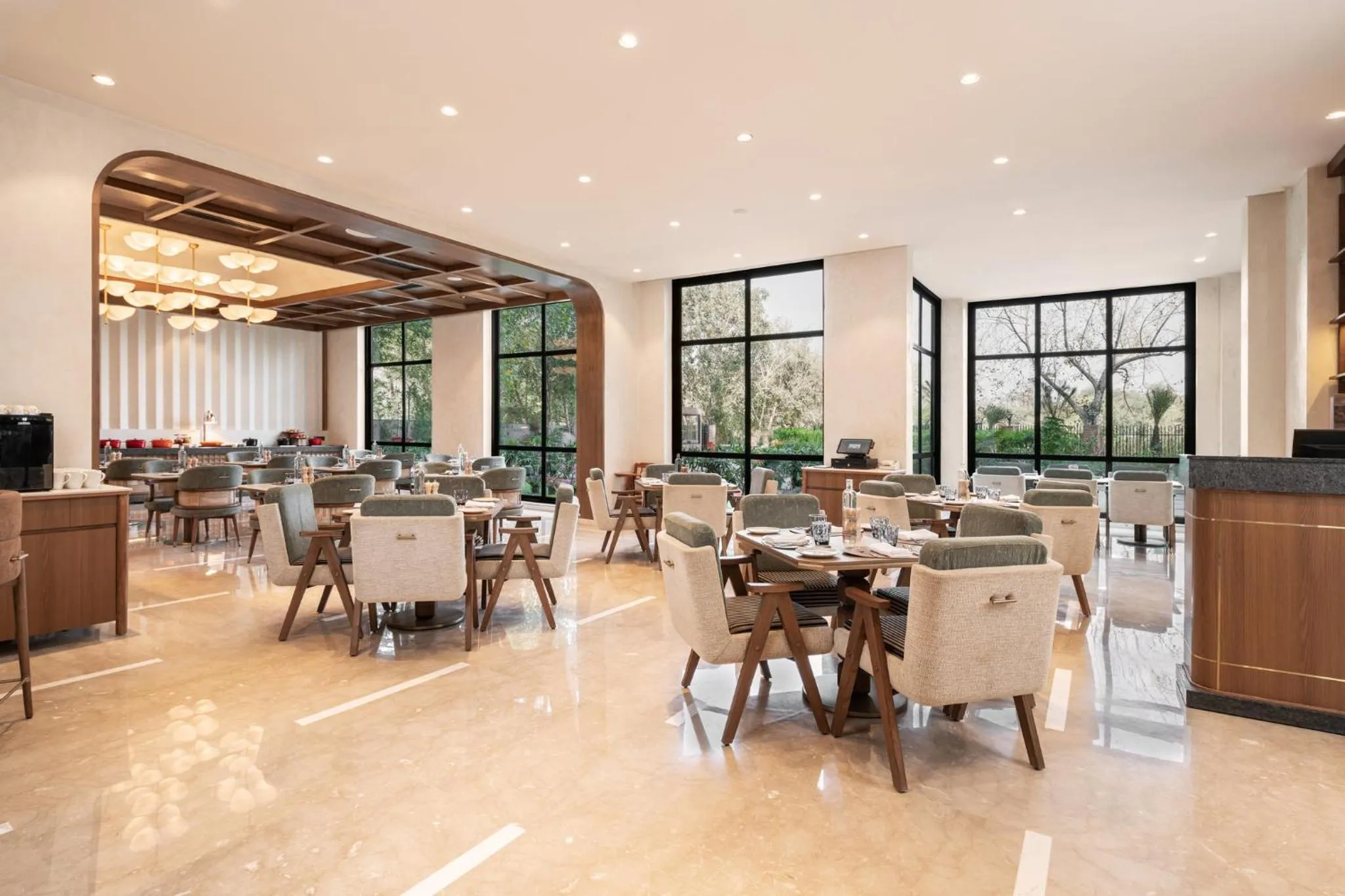 Restaurant/places to eat in Holiday Inn Gurgaon NH8 by IHG