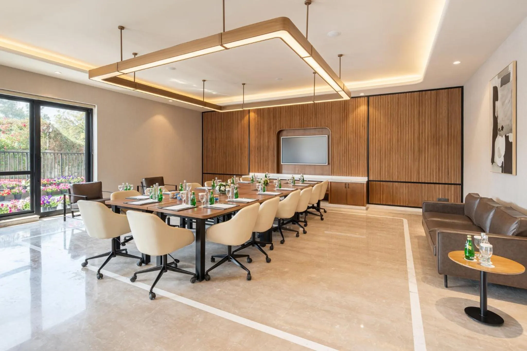 Meeting/conference room in Holiday Inn Gurgaon NH8 by IHG