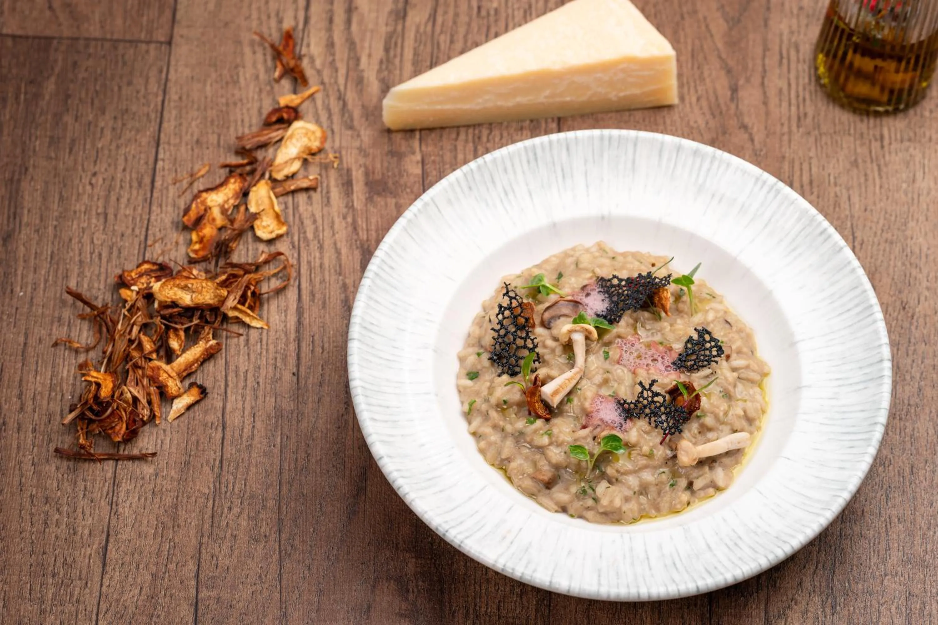 Food and drinks in Holiday Inn Gurgaon NH8 by IHG