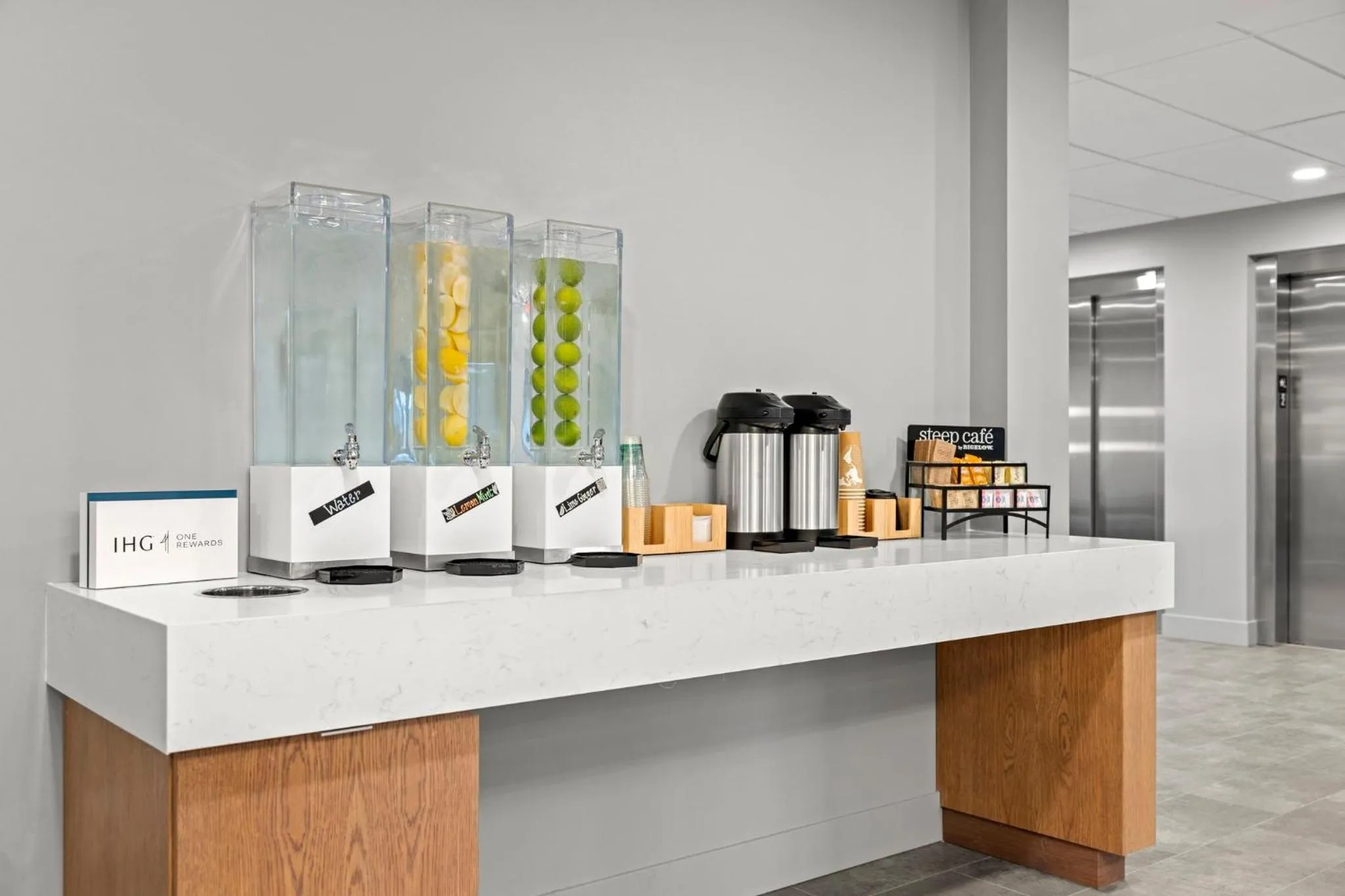 Lobby or reception in EVEN Hotel Portland - Beaverton by IHG